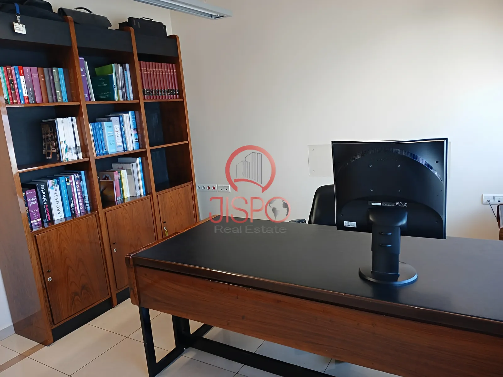 Office for sale in Daoura