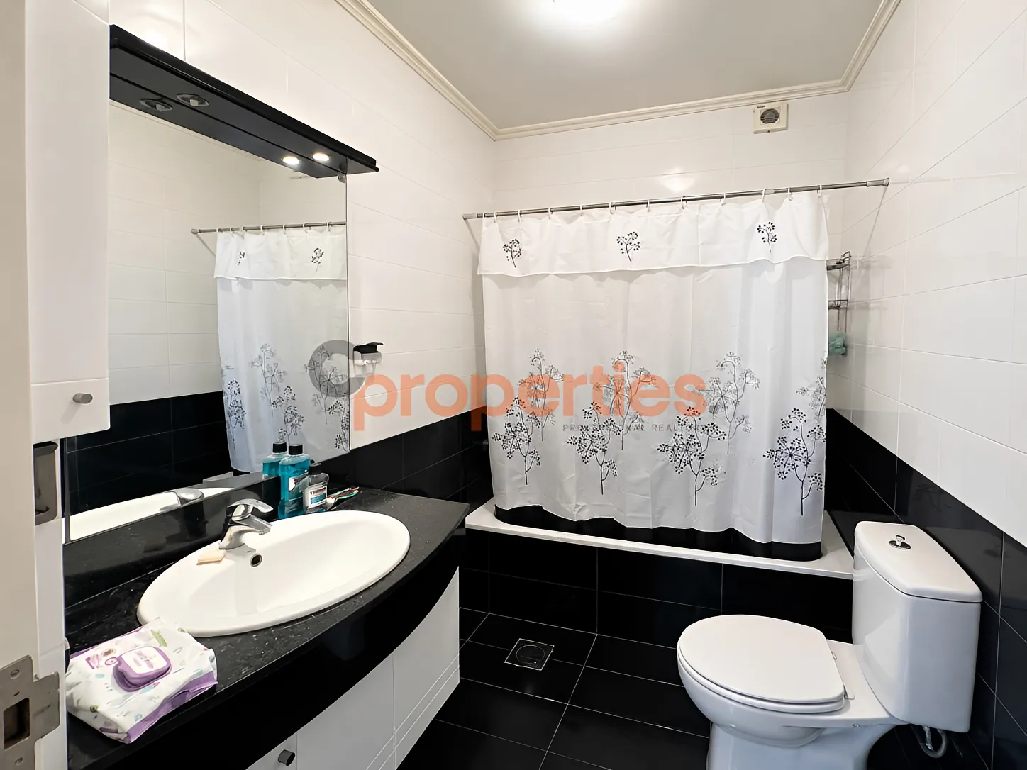 Apartment for Rent in Aamchit