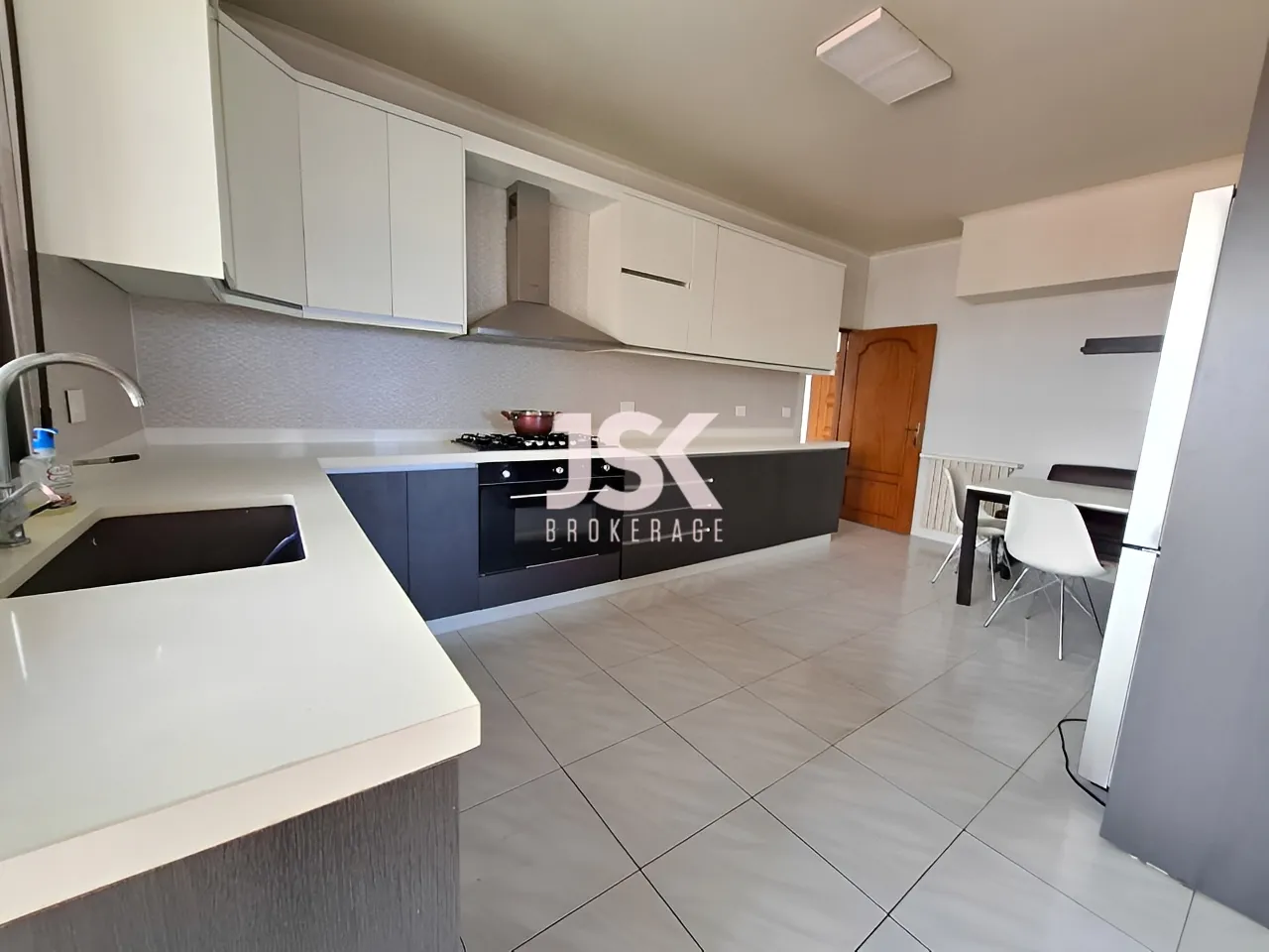 Apartment for Rent in Kaslik