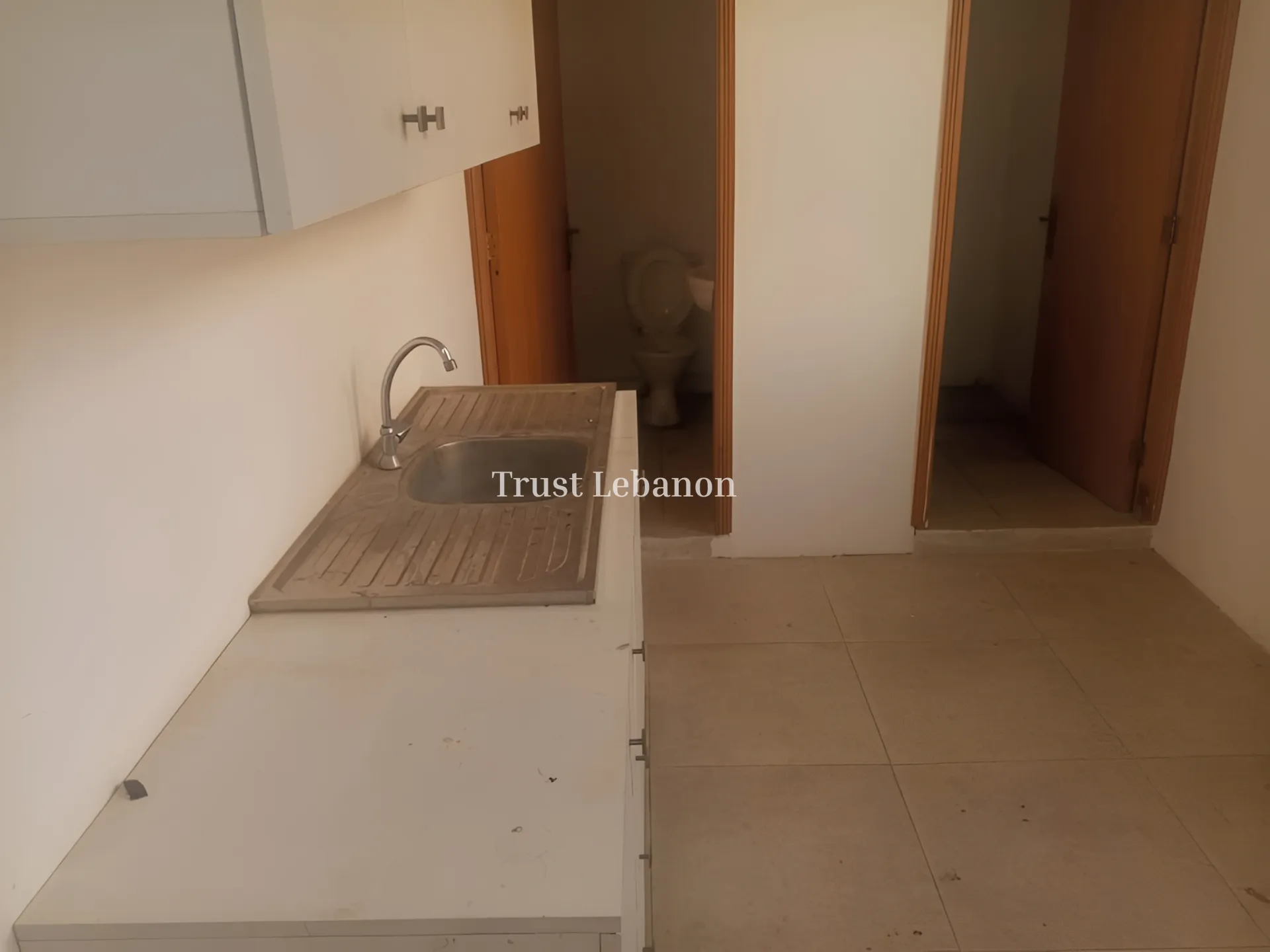 Warehouse for rent in Dekwaneh, Lebanon