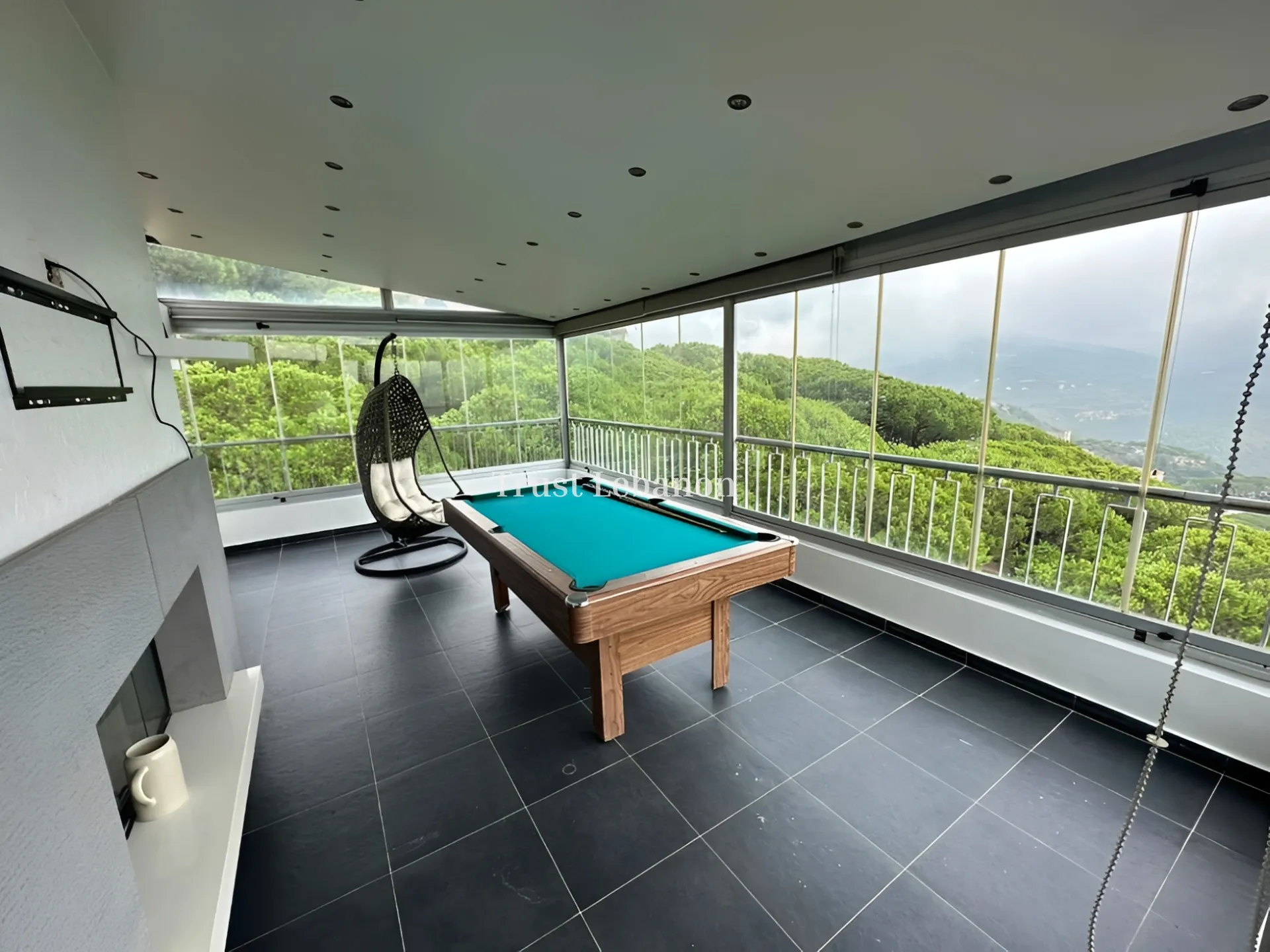 Penthouse for Sale in Broummana, Lebanon - 3 bed, 5 bath