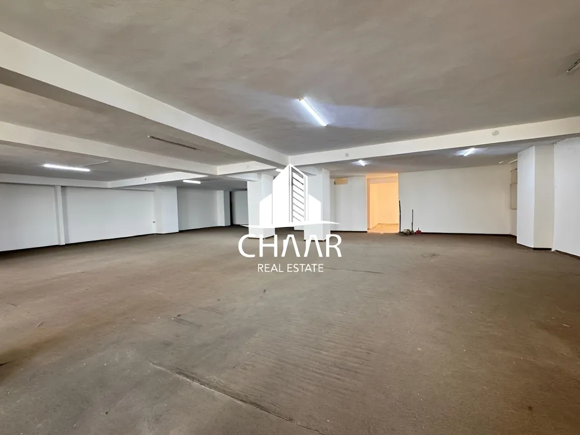 Warehouse for rent in Ramleh Al Bayda, Beirut, Lebanon