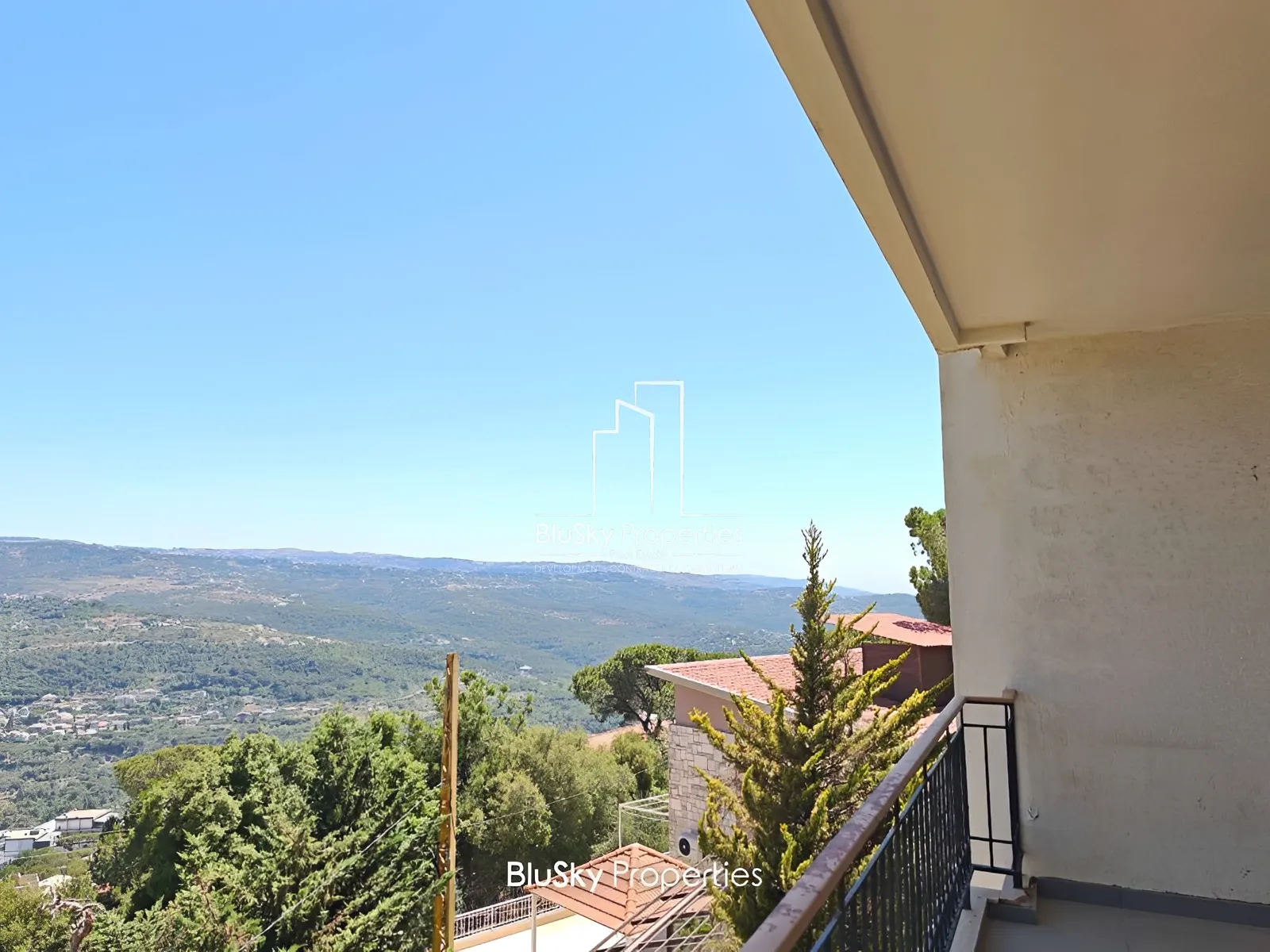 Apartment for Sale in Baabdat - 2 bed, 2 bath