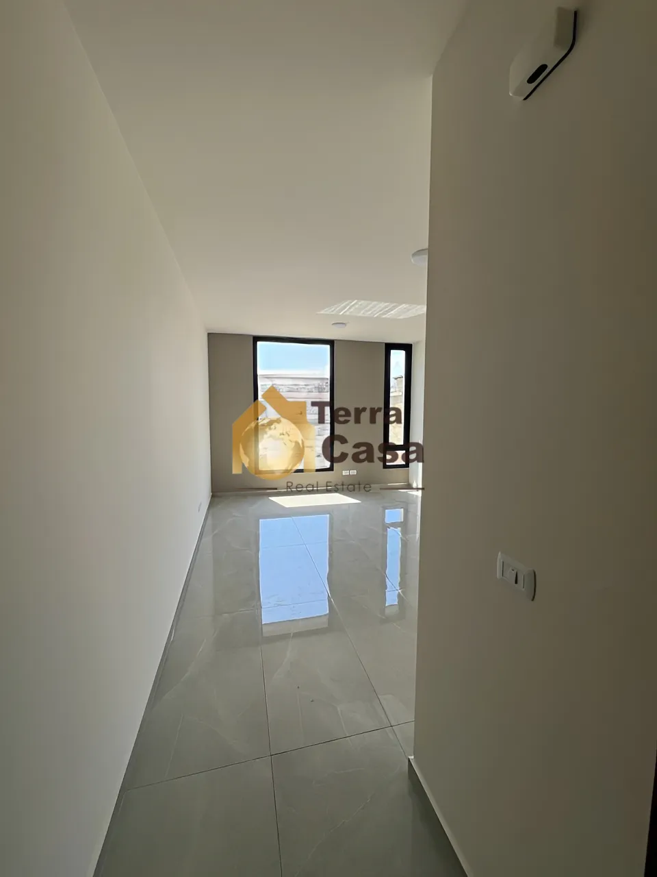 Office for Rent in Haouch el Omara