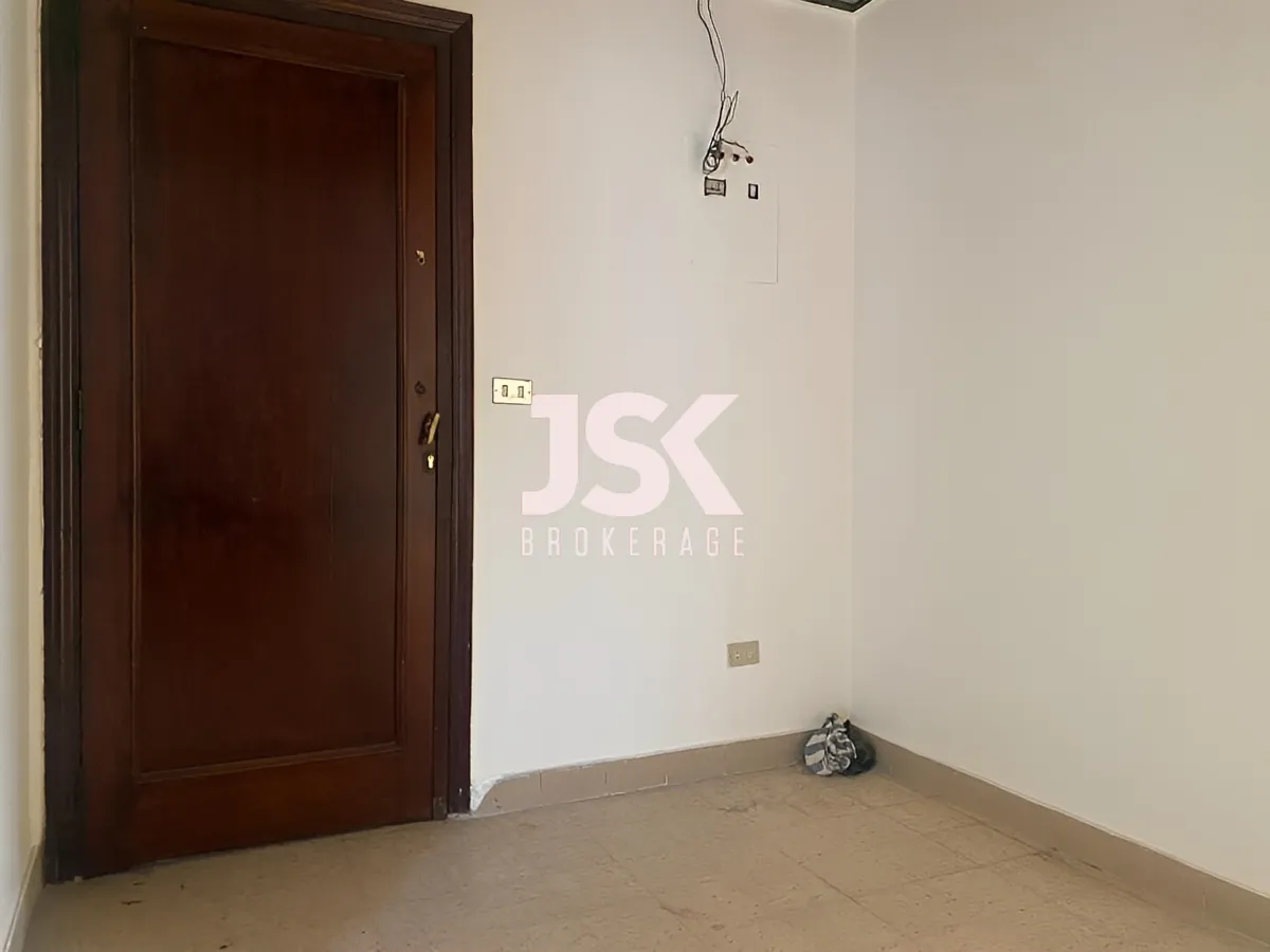 Office for Sale in Baouchriyeh
