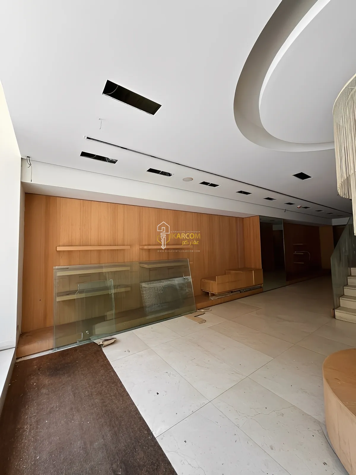 Shop For Rent in DownTown