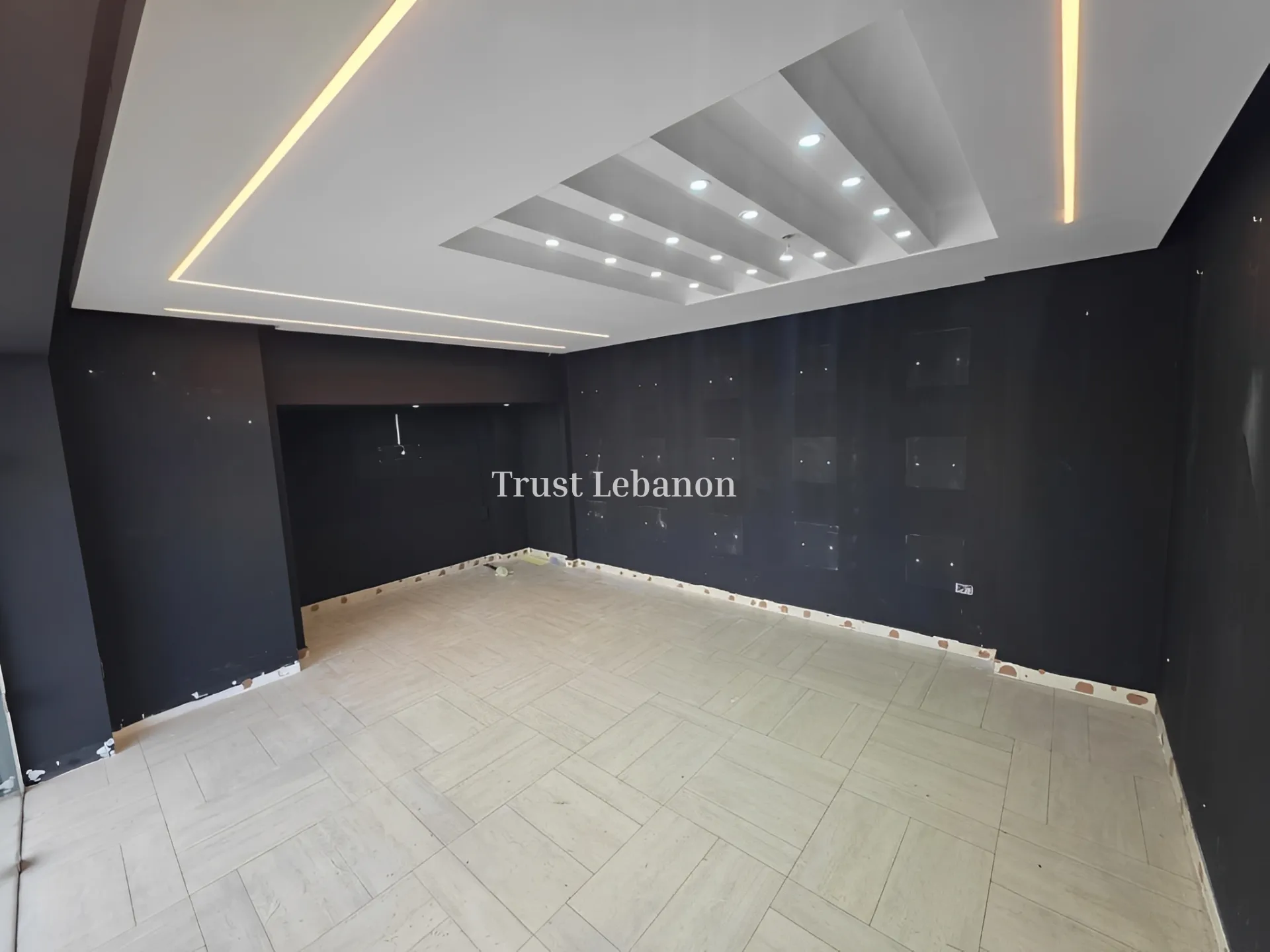 Shop for rent in Zalqa, Lebanon