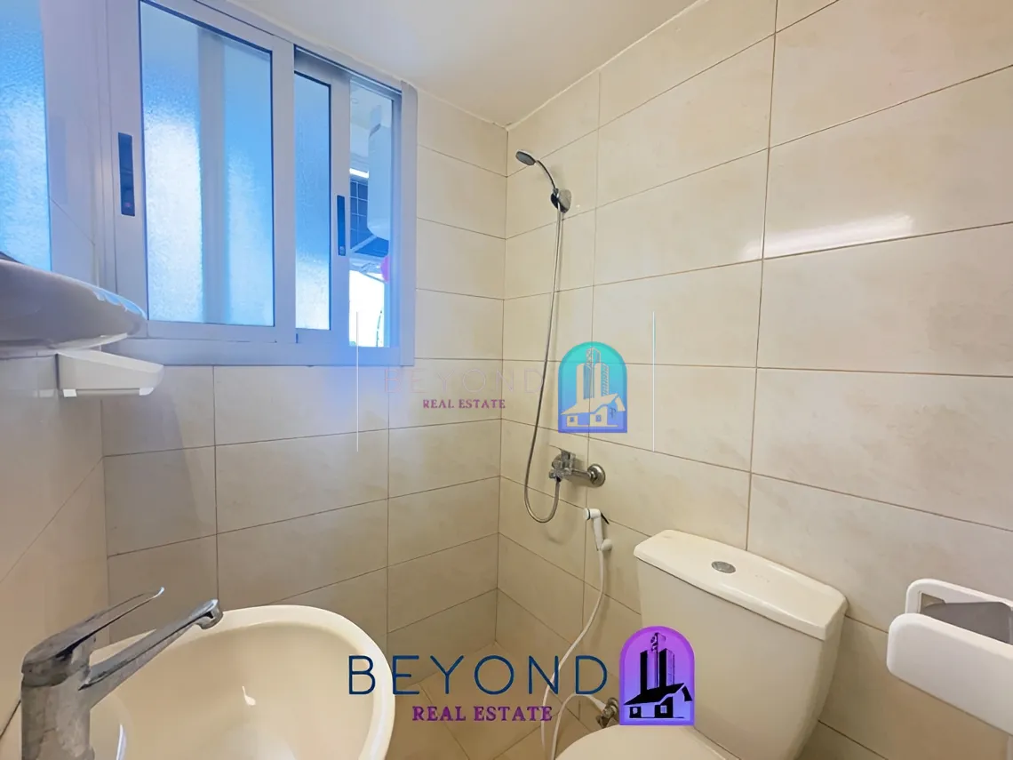 Studio for rent in Ain Al Mraiseh, Beirut, Lebanon - 1 bed, 1 bath