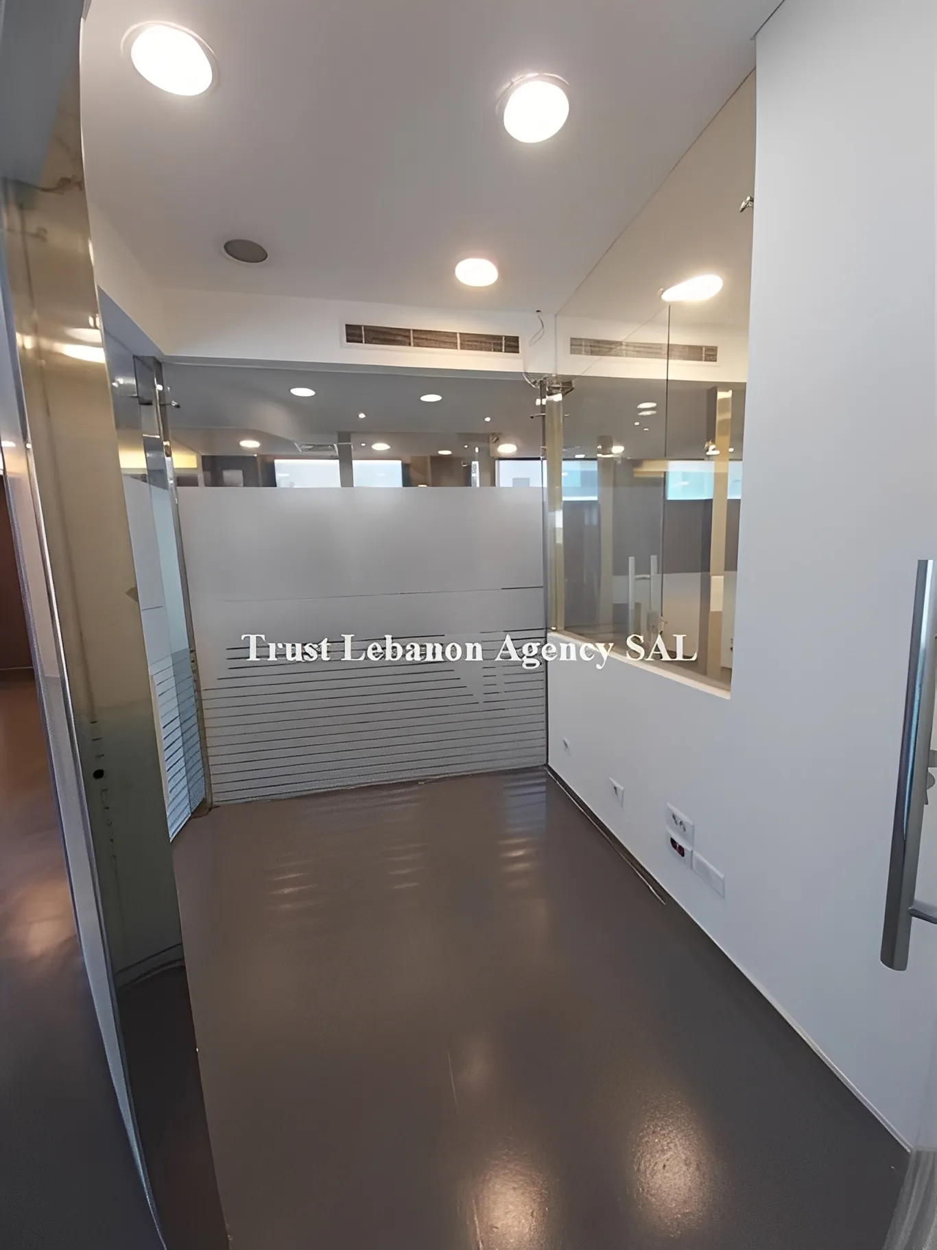 Office for rent in Baabda, Furn Al Chebak