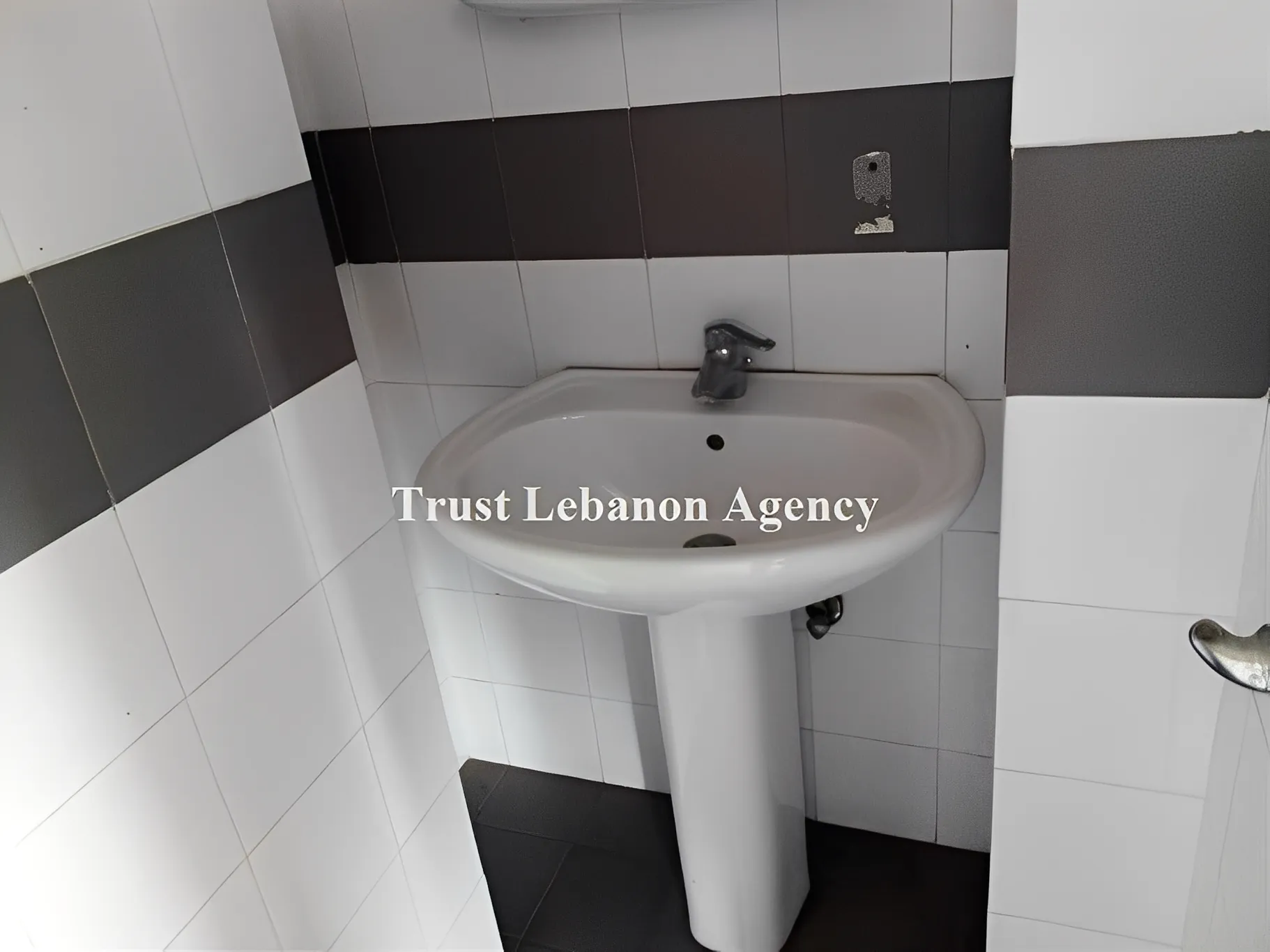 Restaurant for rent in Baabda, Hazmieh