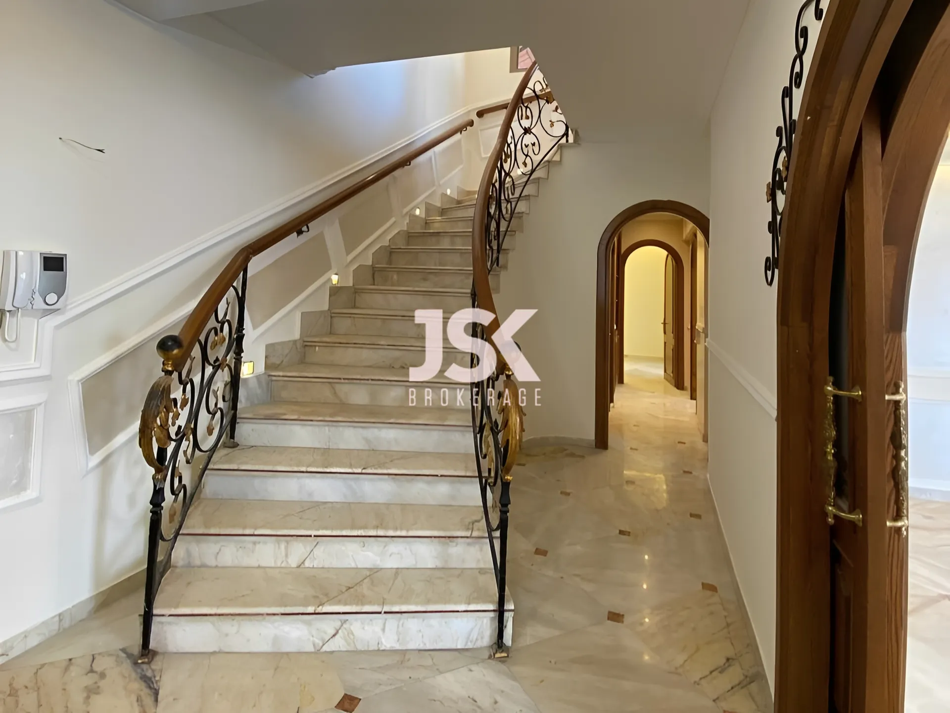 Apartment for Sale in Ras