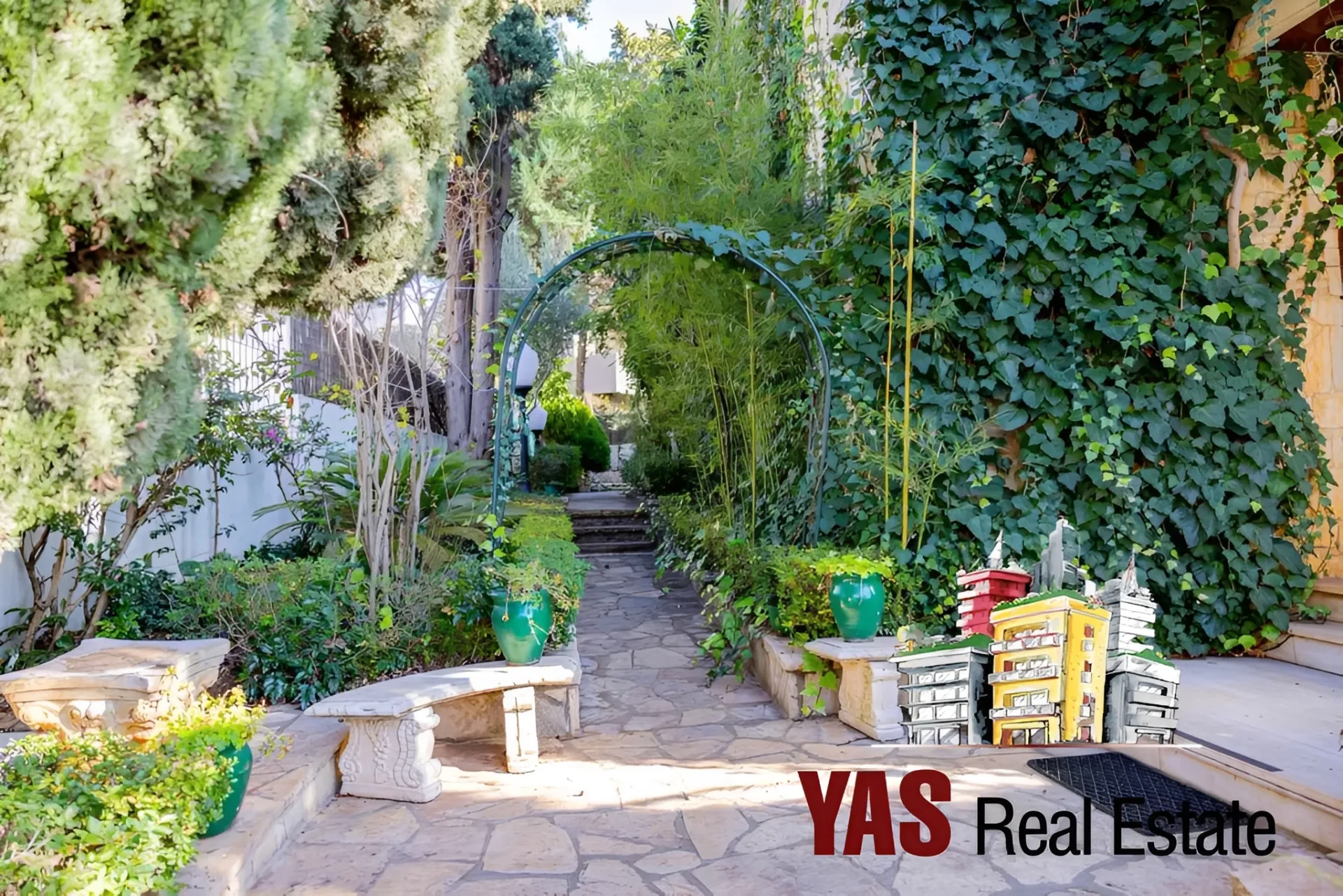 Villa for Sale in Ballouneh