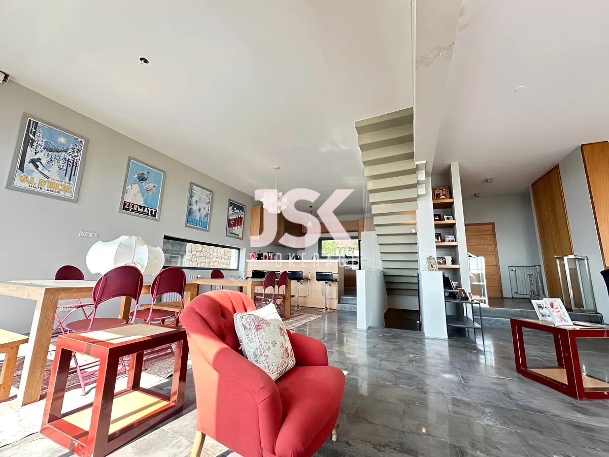 Chalet for sale in Aayoun El Siman
