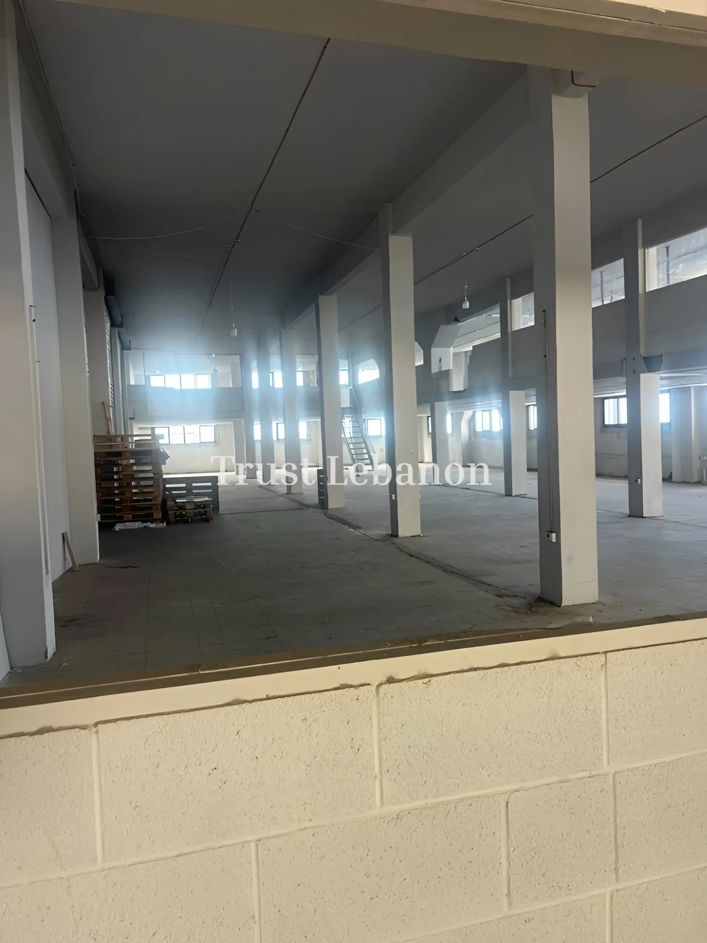 Warehouse for rent in Sin El Fil