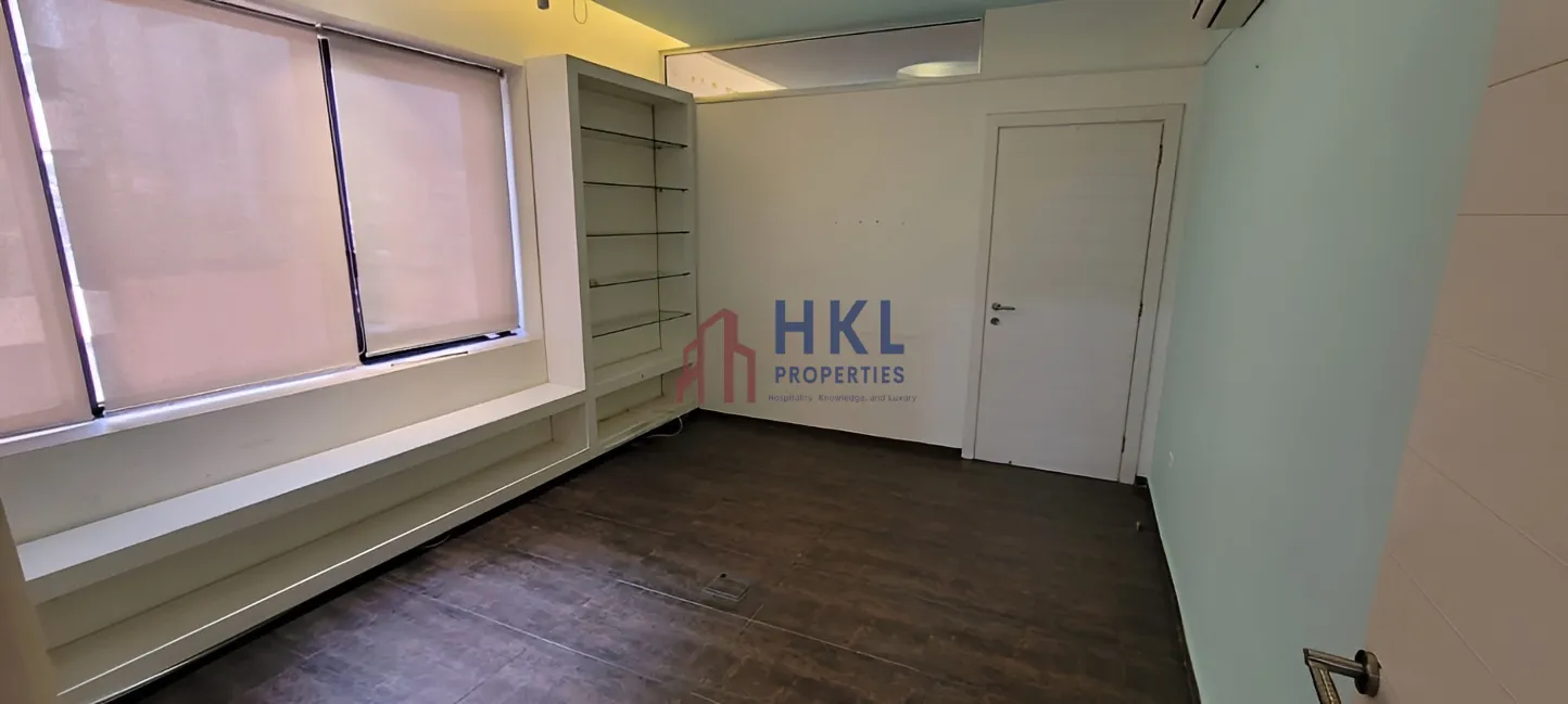 Office for rent in Sin El Fil