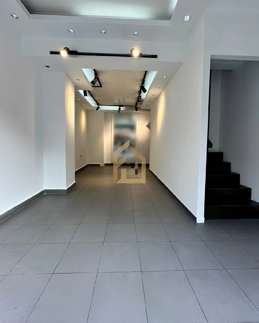 Shop for rent in Jdeideh, Lebanon