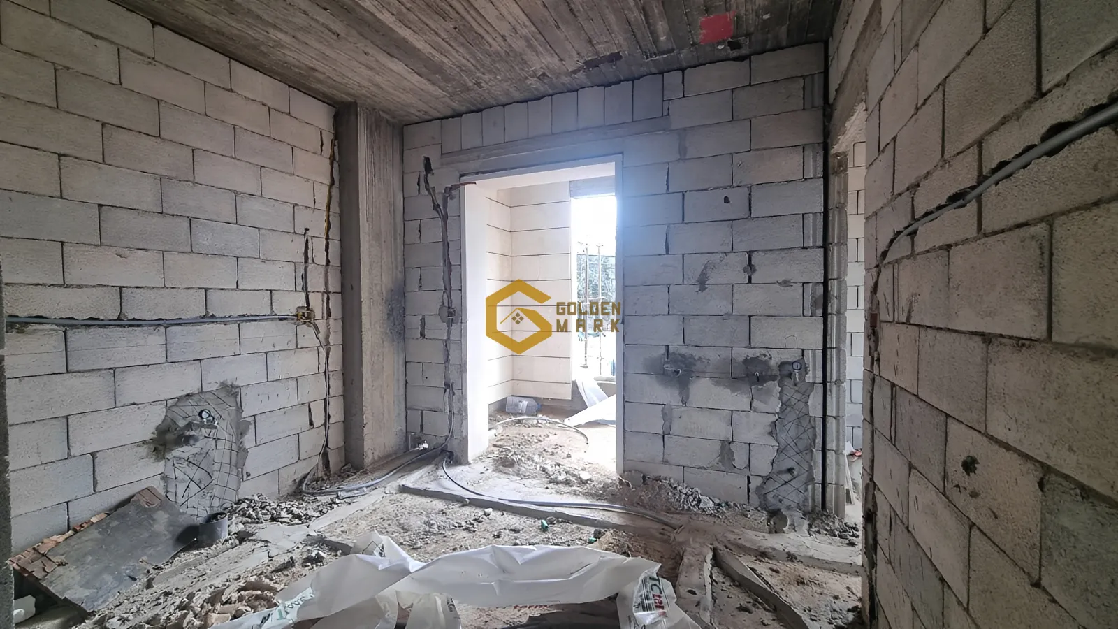 Apartment for Sale in Mazraat Yachoua - 3 bed, 3 bath