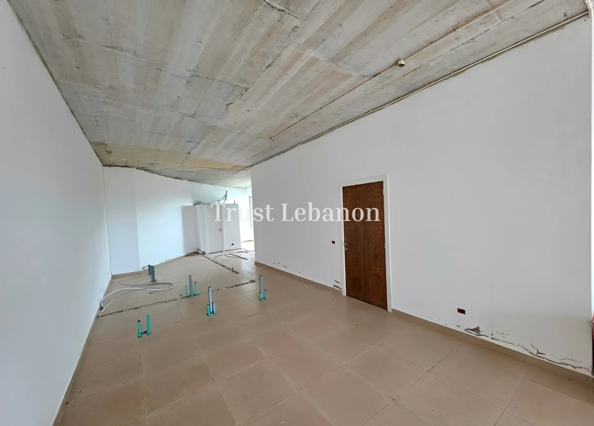 Shop for sale in Dbayeh