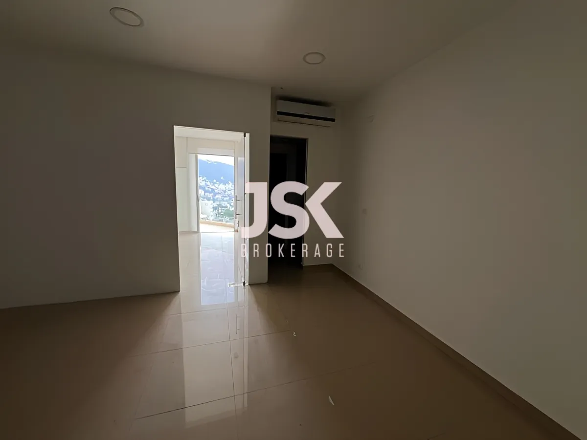 Office for rent in Adma w Dafnah
