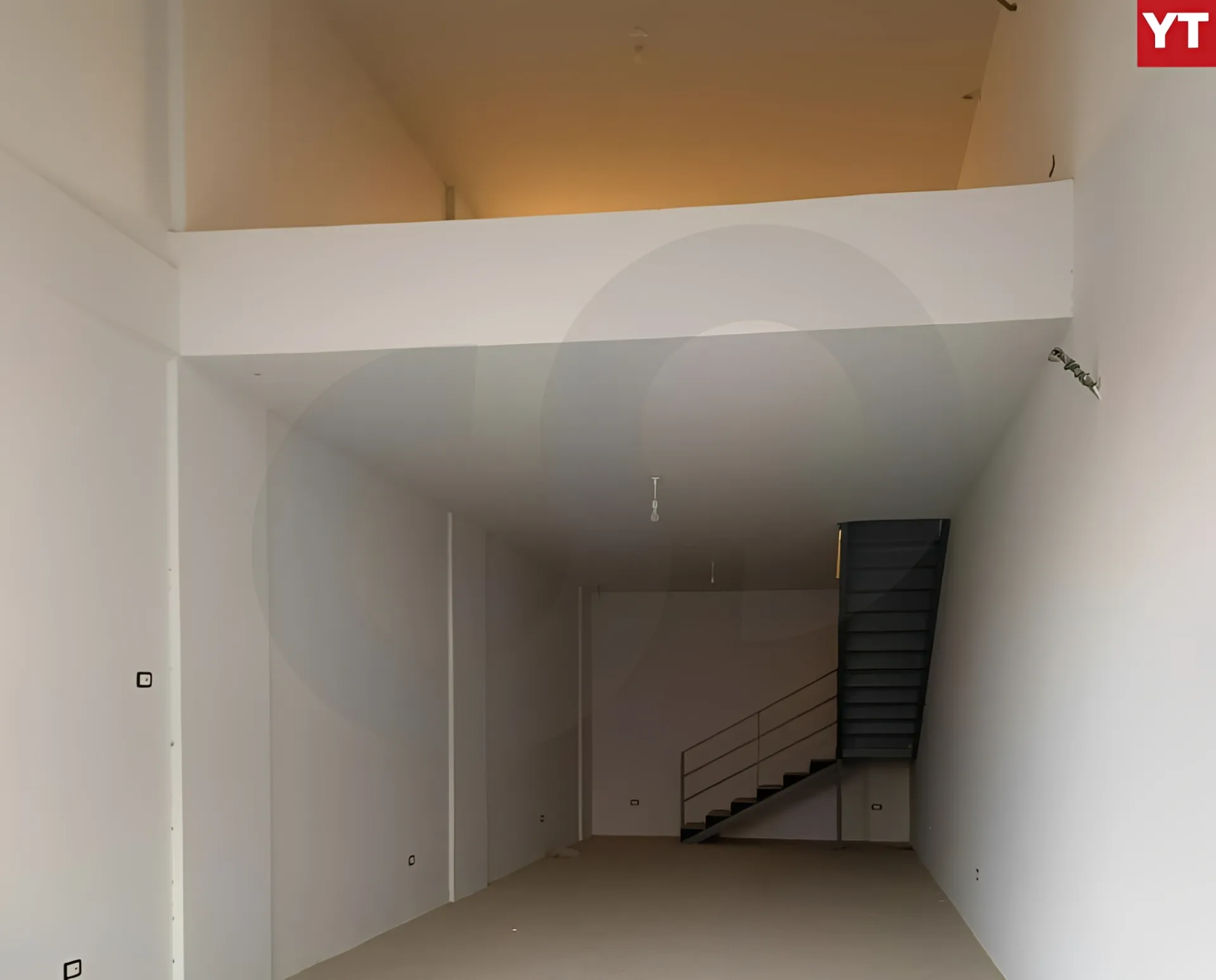 Shop for sale in Koura
