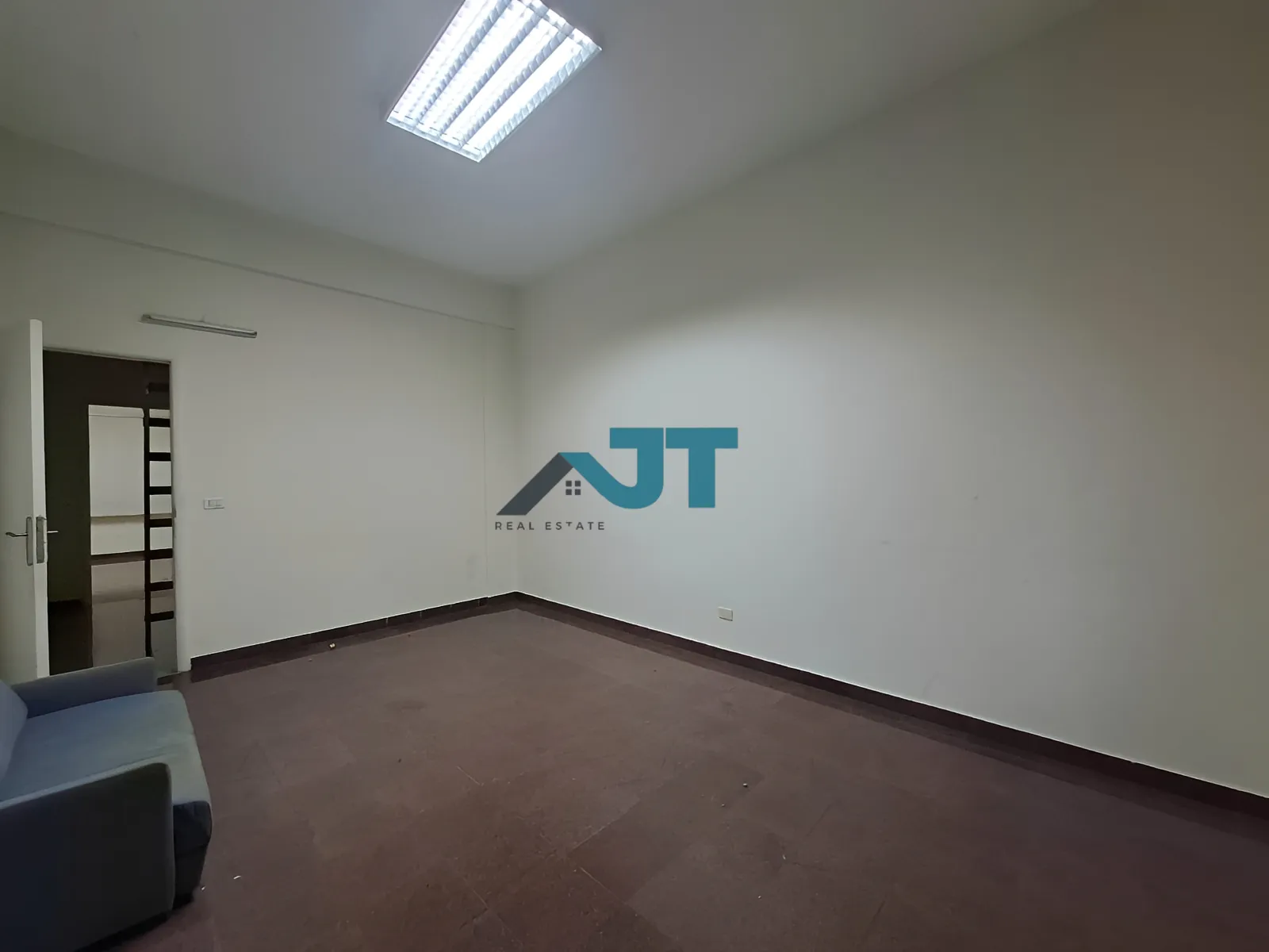 Office for rent in Badaro
