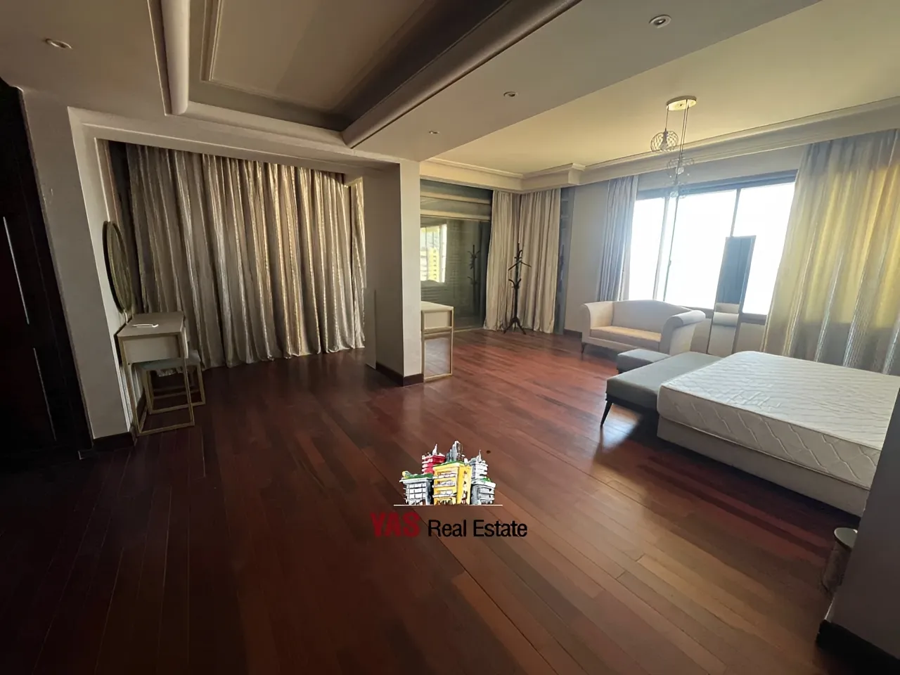 Apartment for Sale in Ain el Tineh - 5 bed, 8 bath