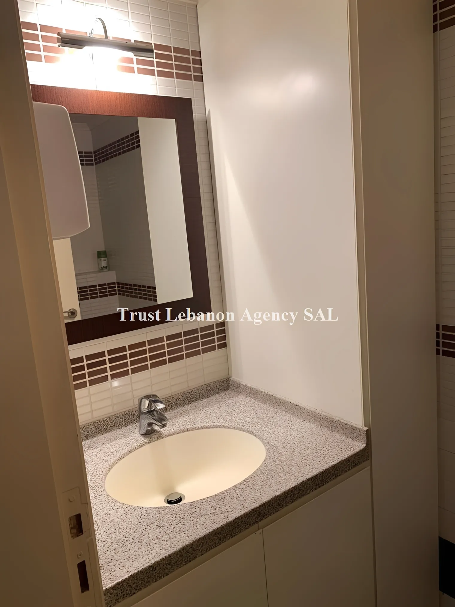 Office for rent in Metn, Elyssar