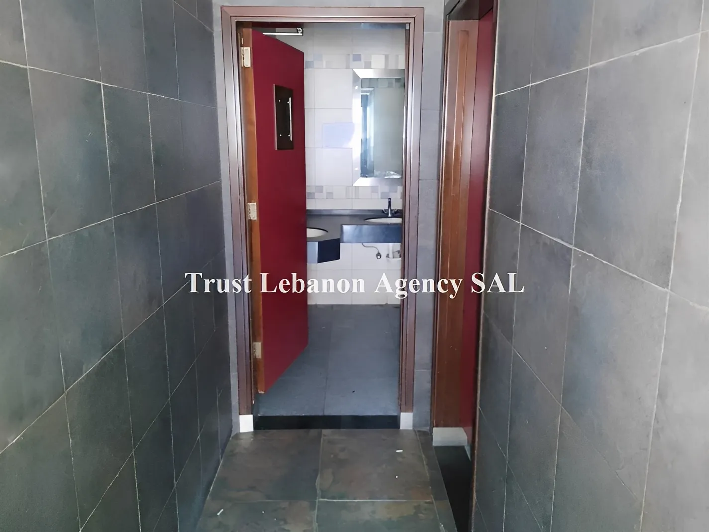Restaurant for rent in Baabda, Hazmieh