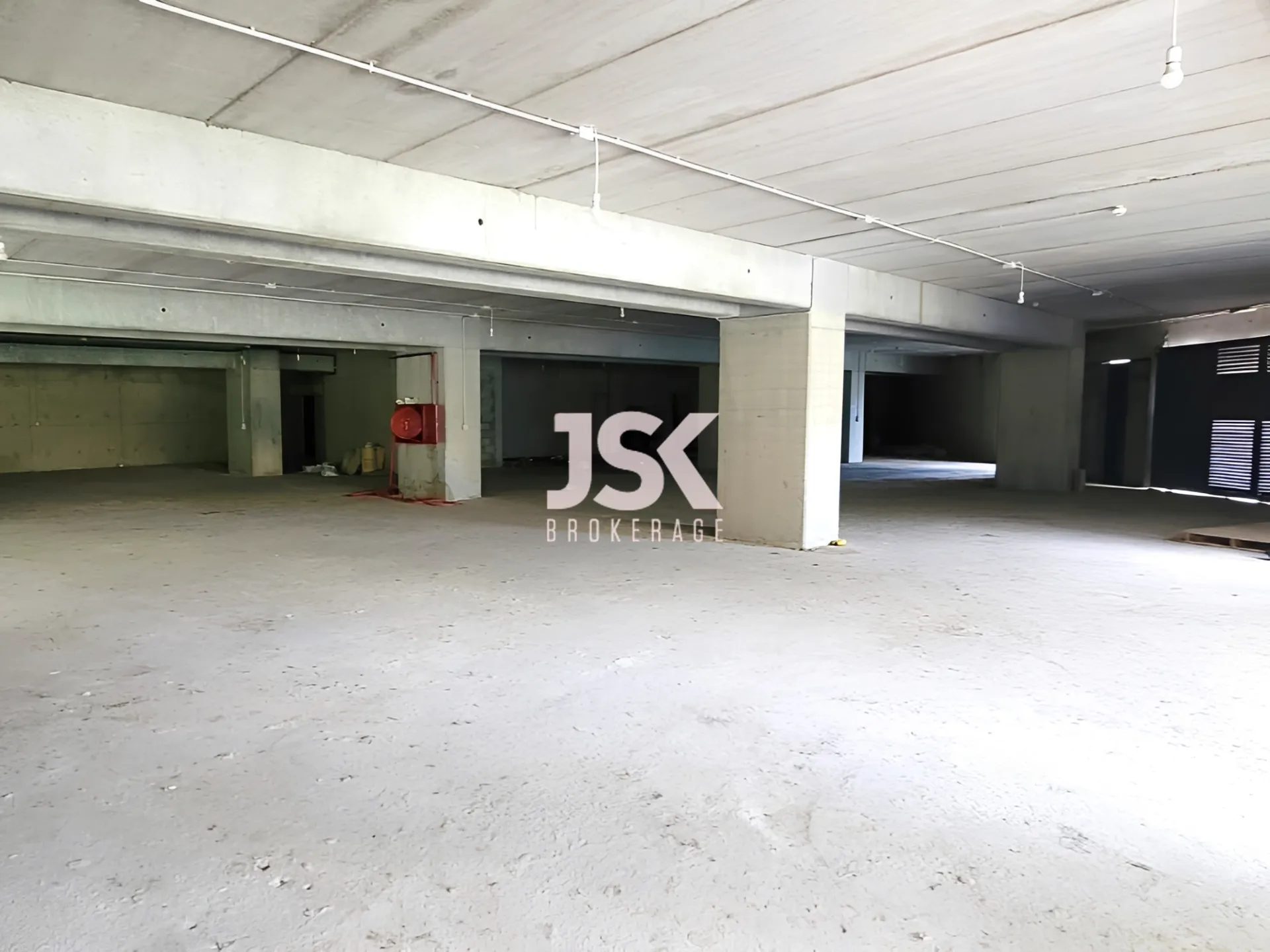Warehouse for Rent in Nahr Ibrahim