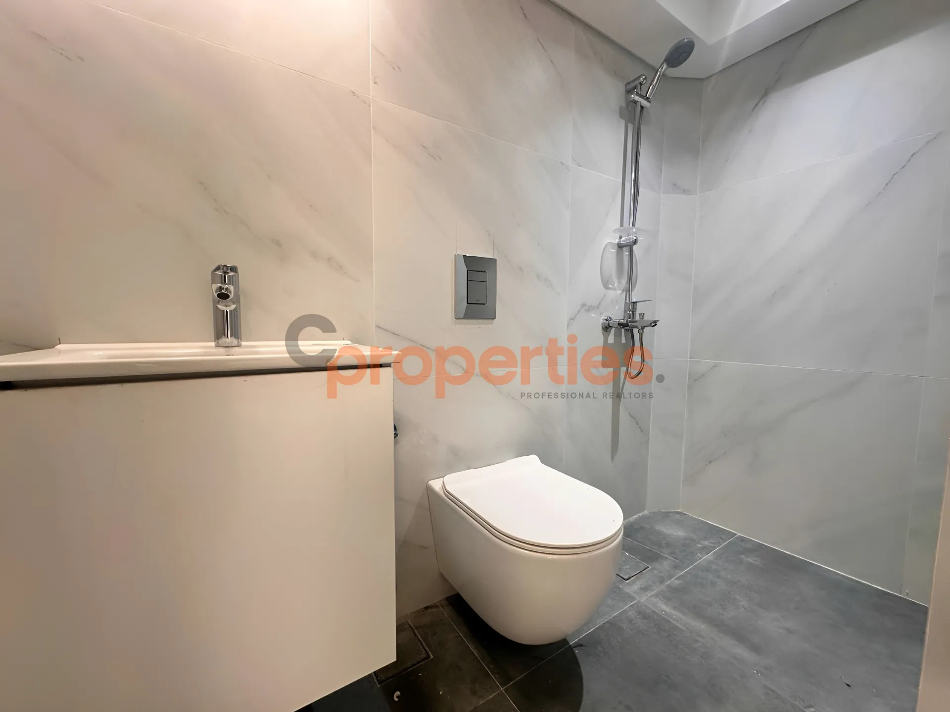 Showroom for Sale in Achrafieh