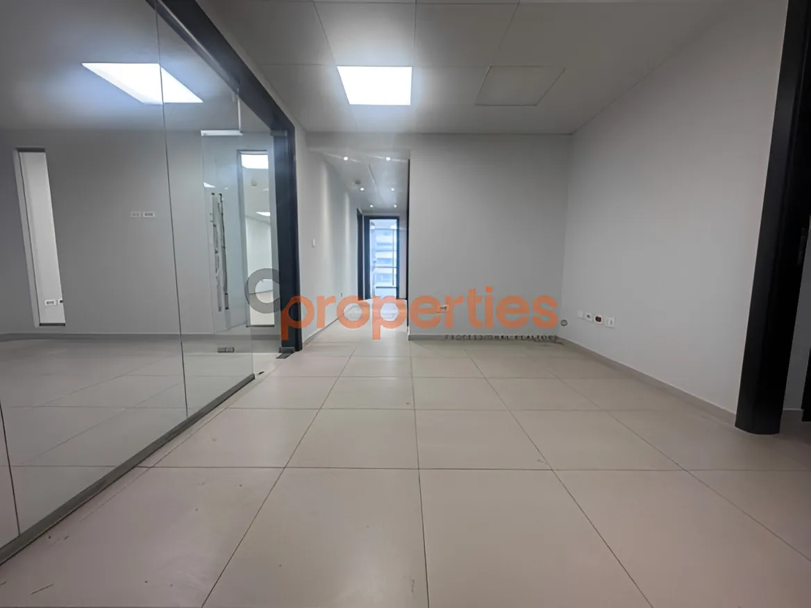Office for rent in Ramleh Al Bayda, Beirut, Lebanon
