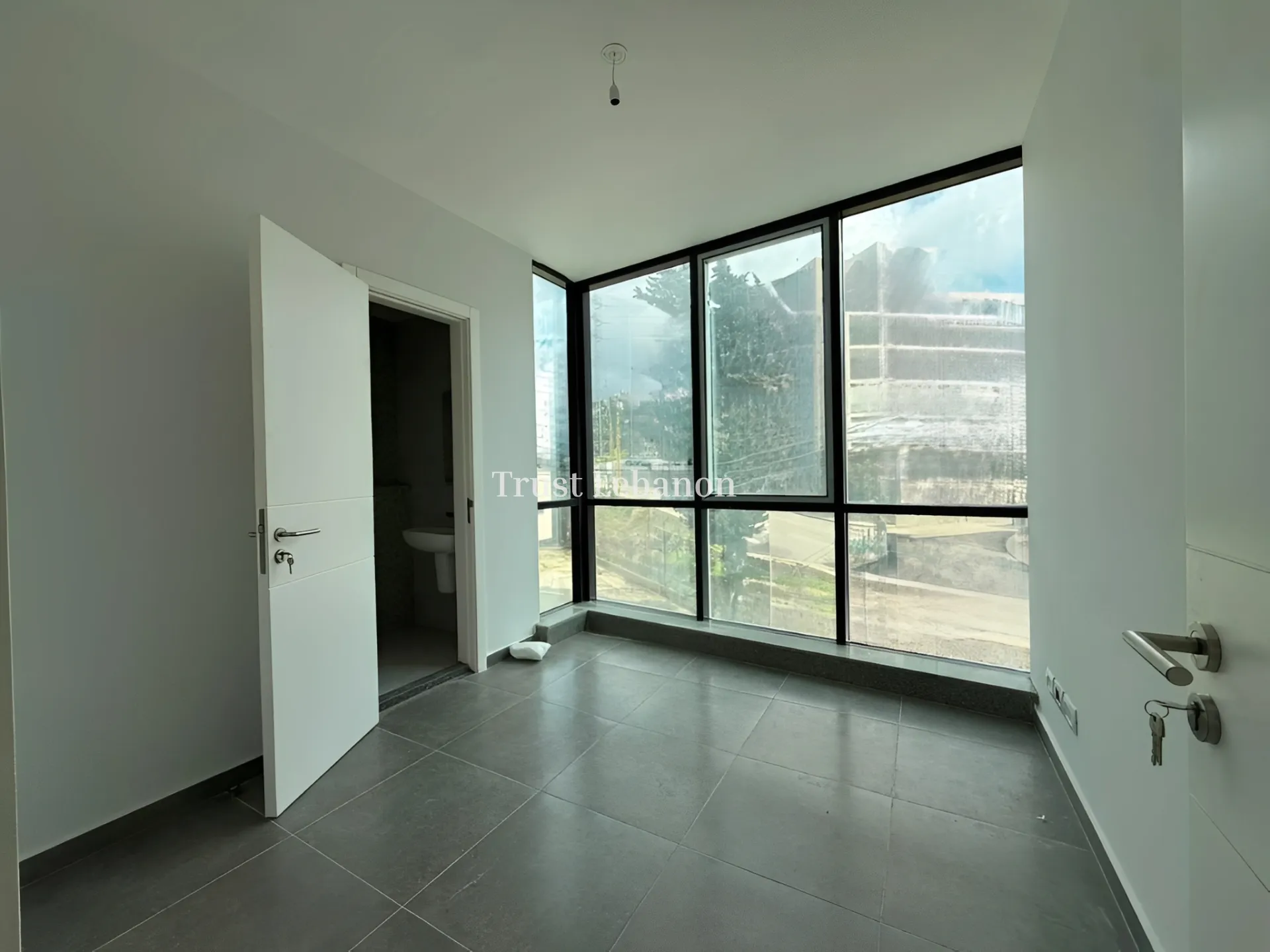 Office for rent in Beit Meri, Lebanon