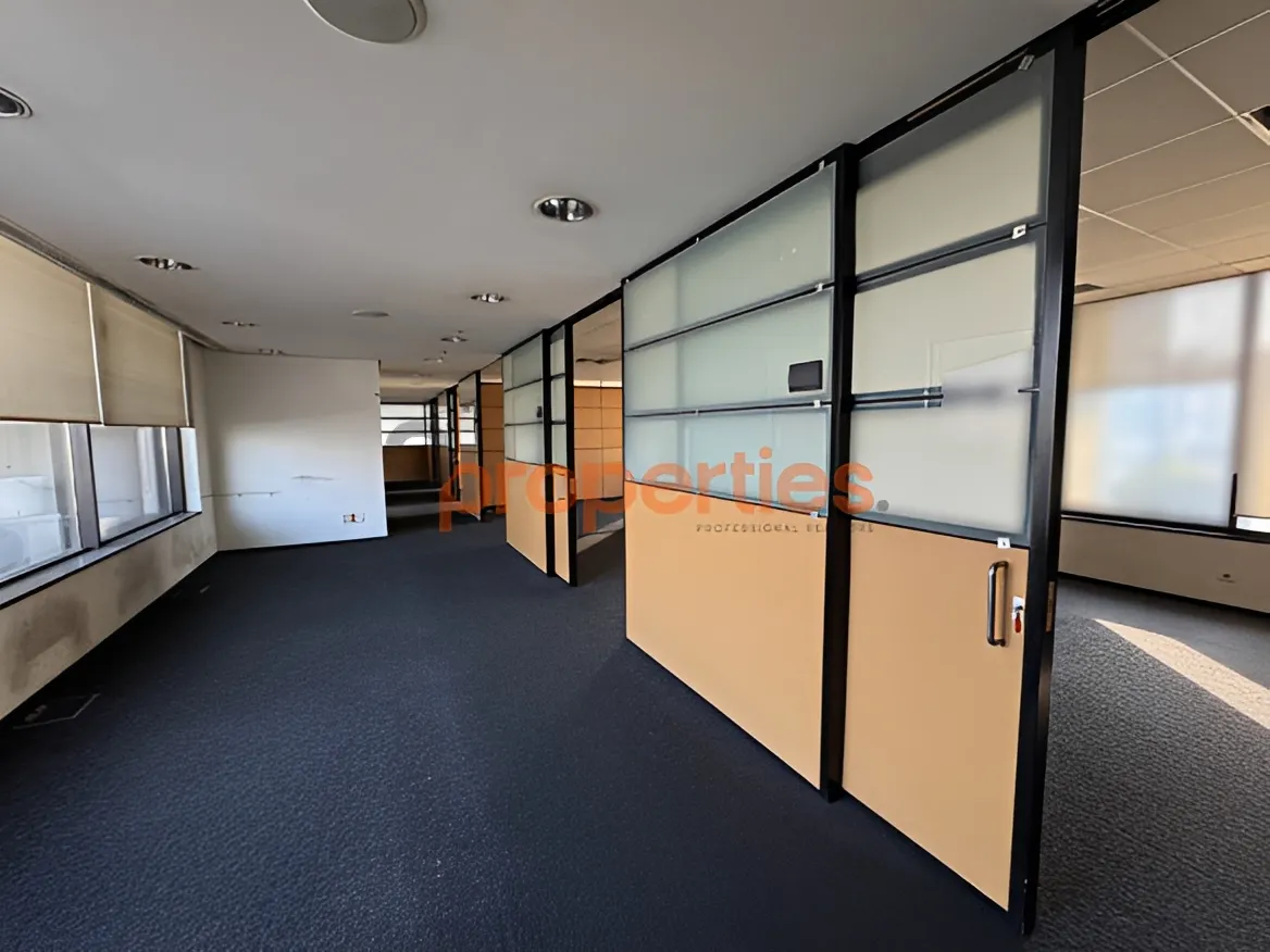Office for Rent in Forn El Chebbak