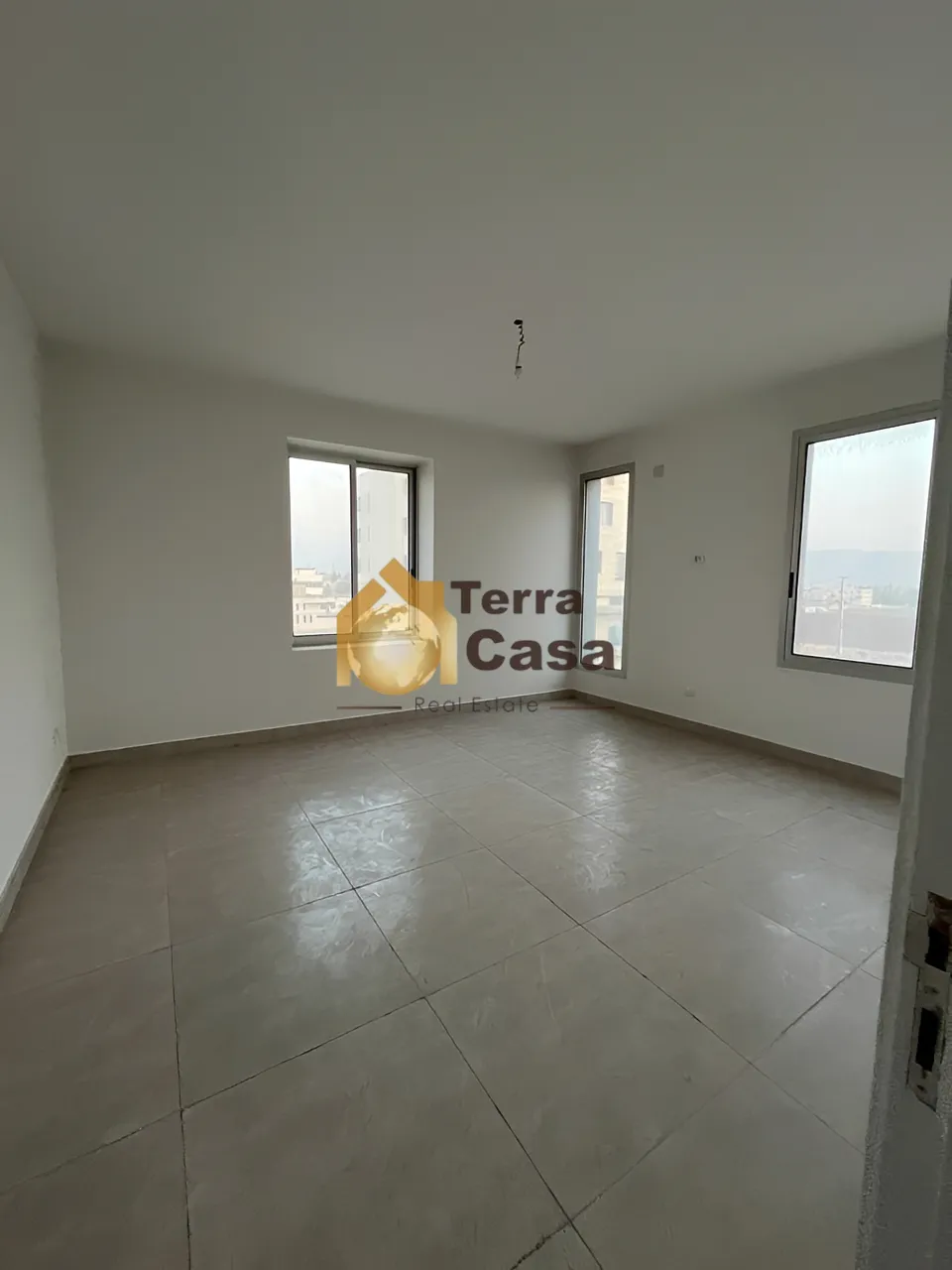 Office for Sale in Ksara