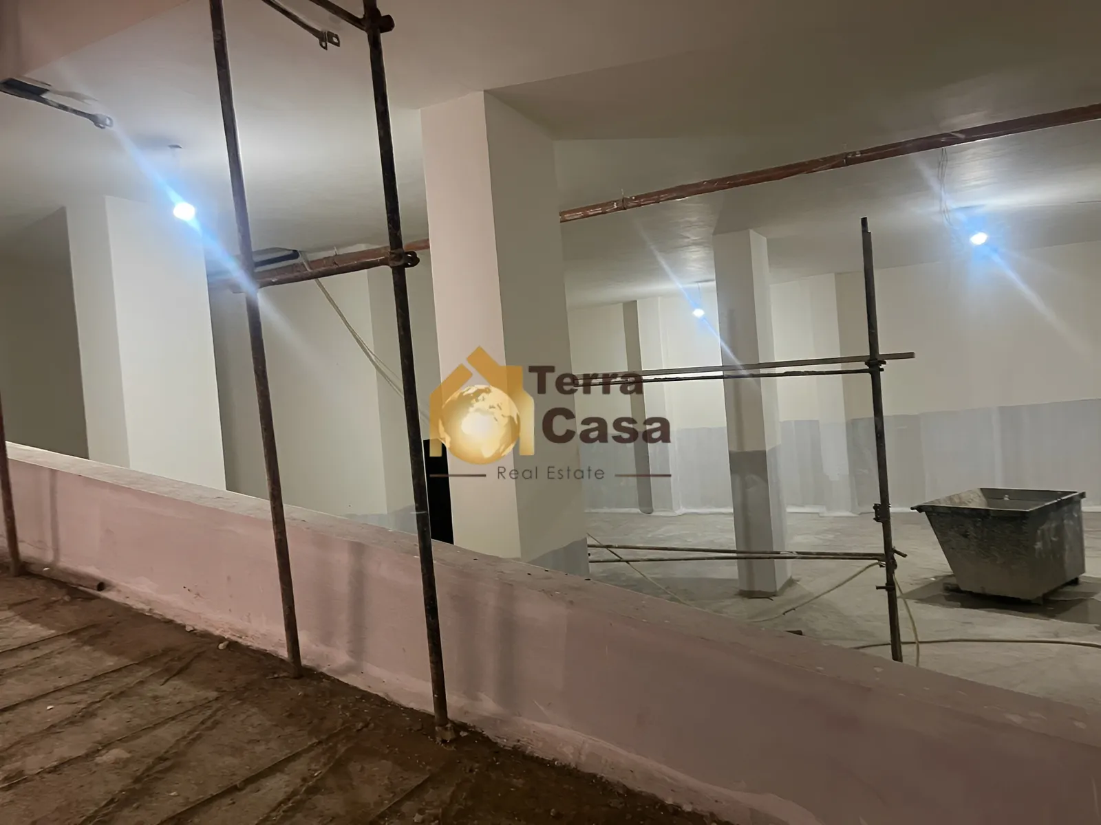 Commercial for sale in Madine el Sinayia