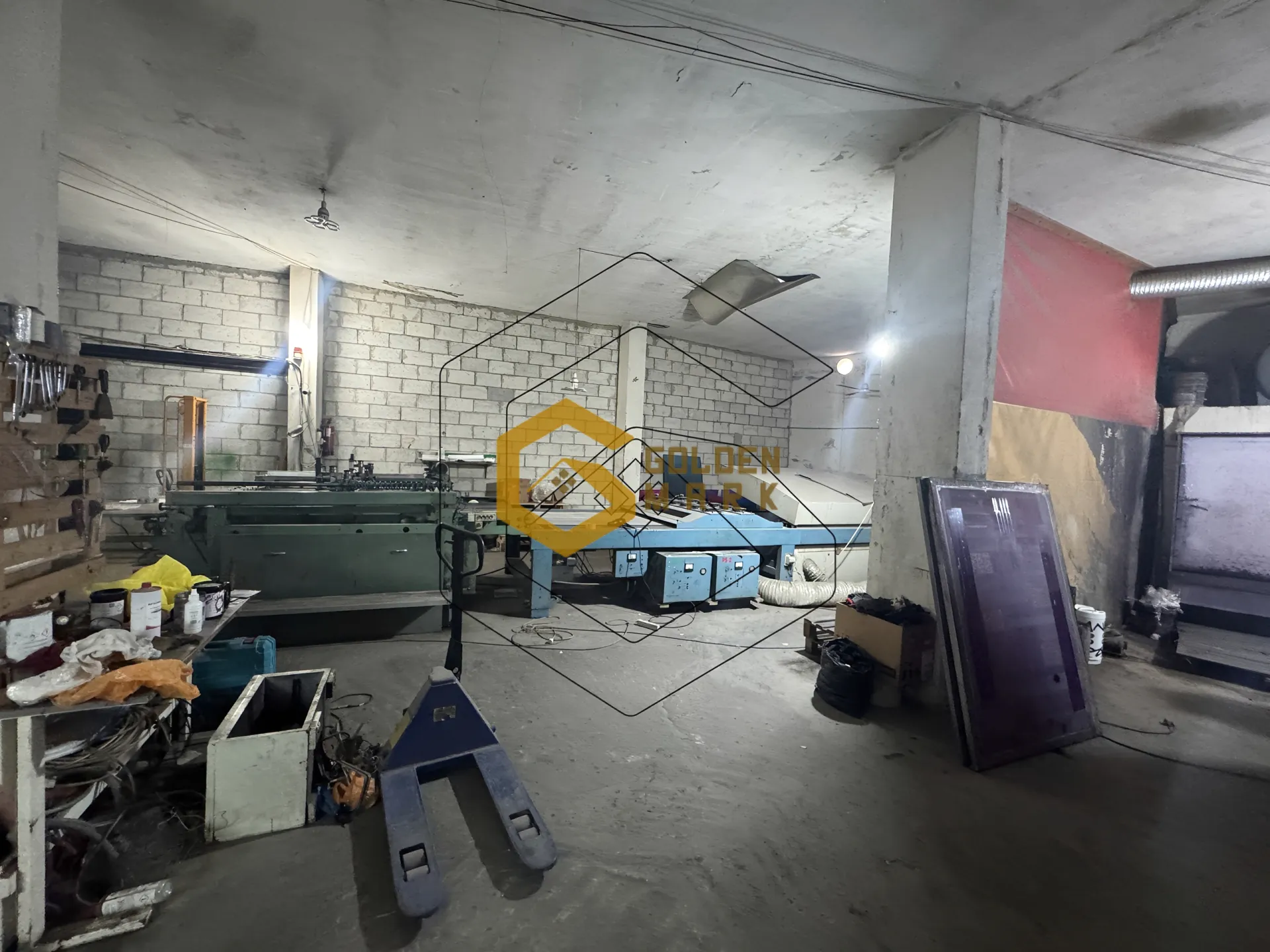 Warehouse for Sale in Roumieh