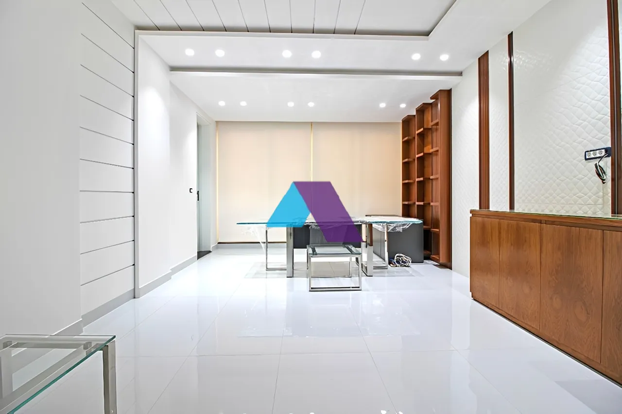 Office for Sale in Hamra
