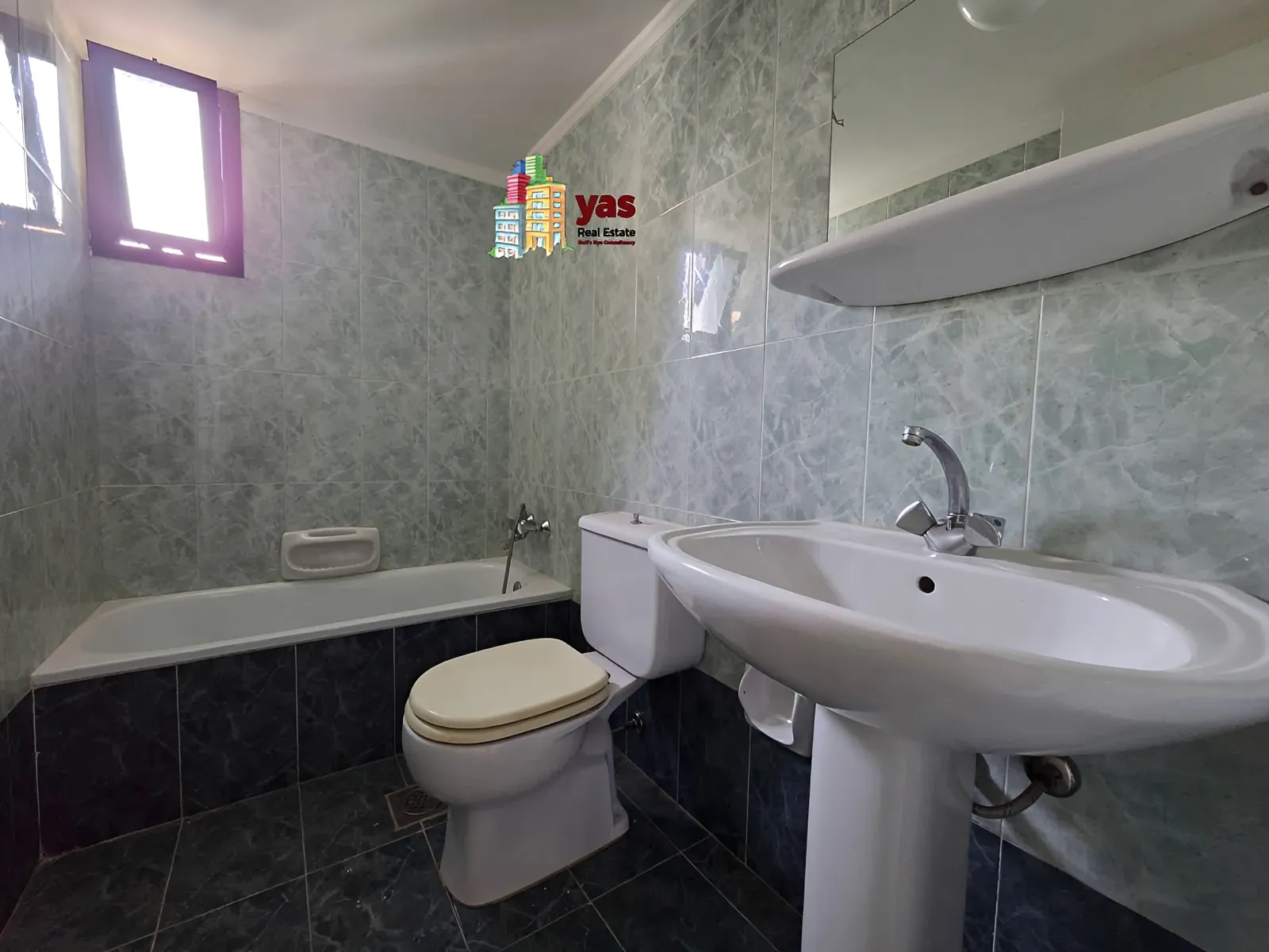 Apartment for Sale in Ballouneh - 5 bed, 3 bath