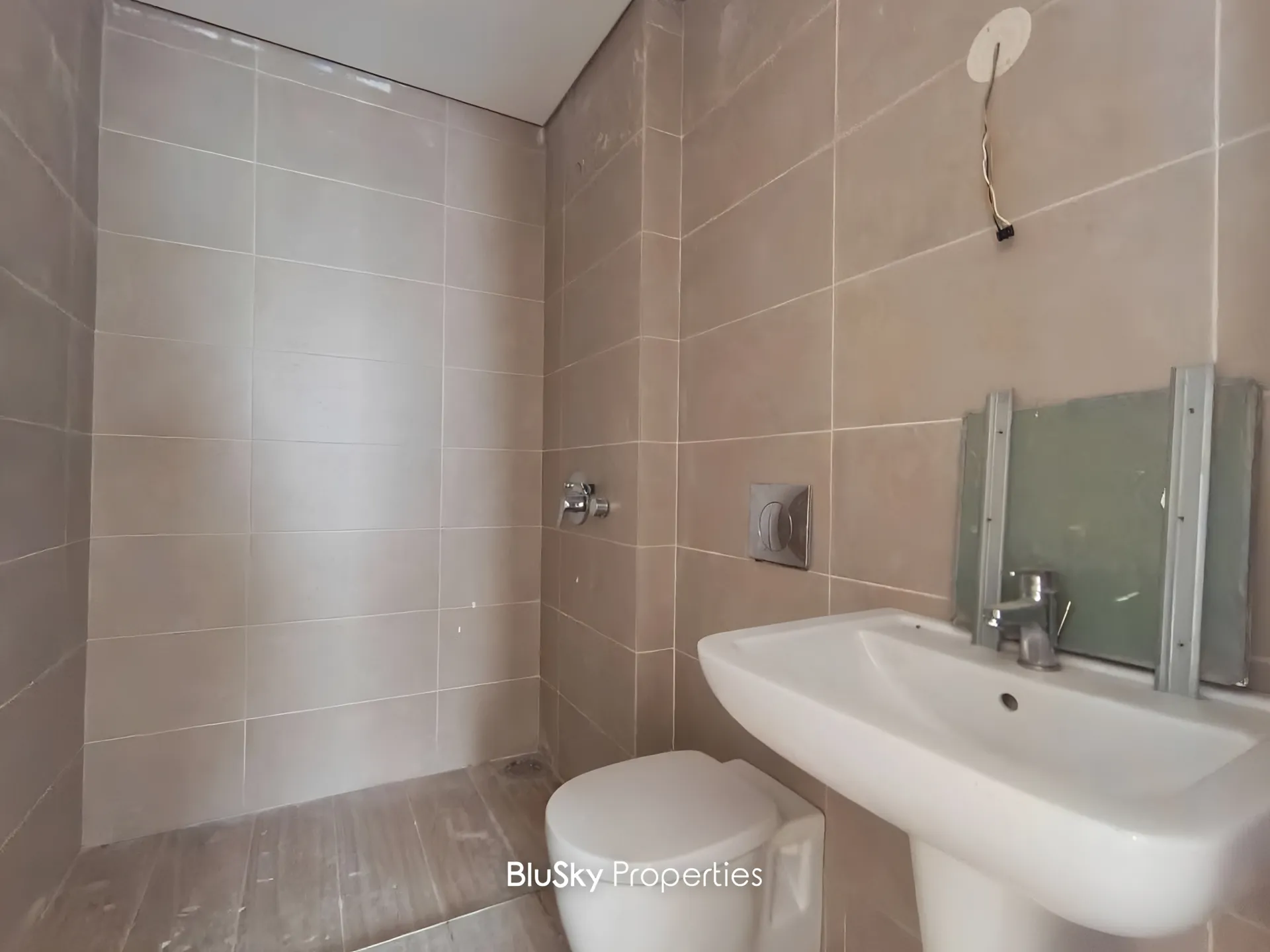 Apartment for sale in Adma w dafnah, lebanon