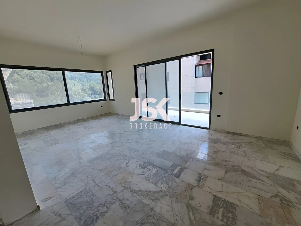 Apartment for Sale in Ain Saadeh - 3 bed, 4 bath