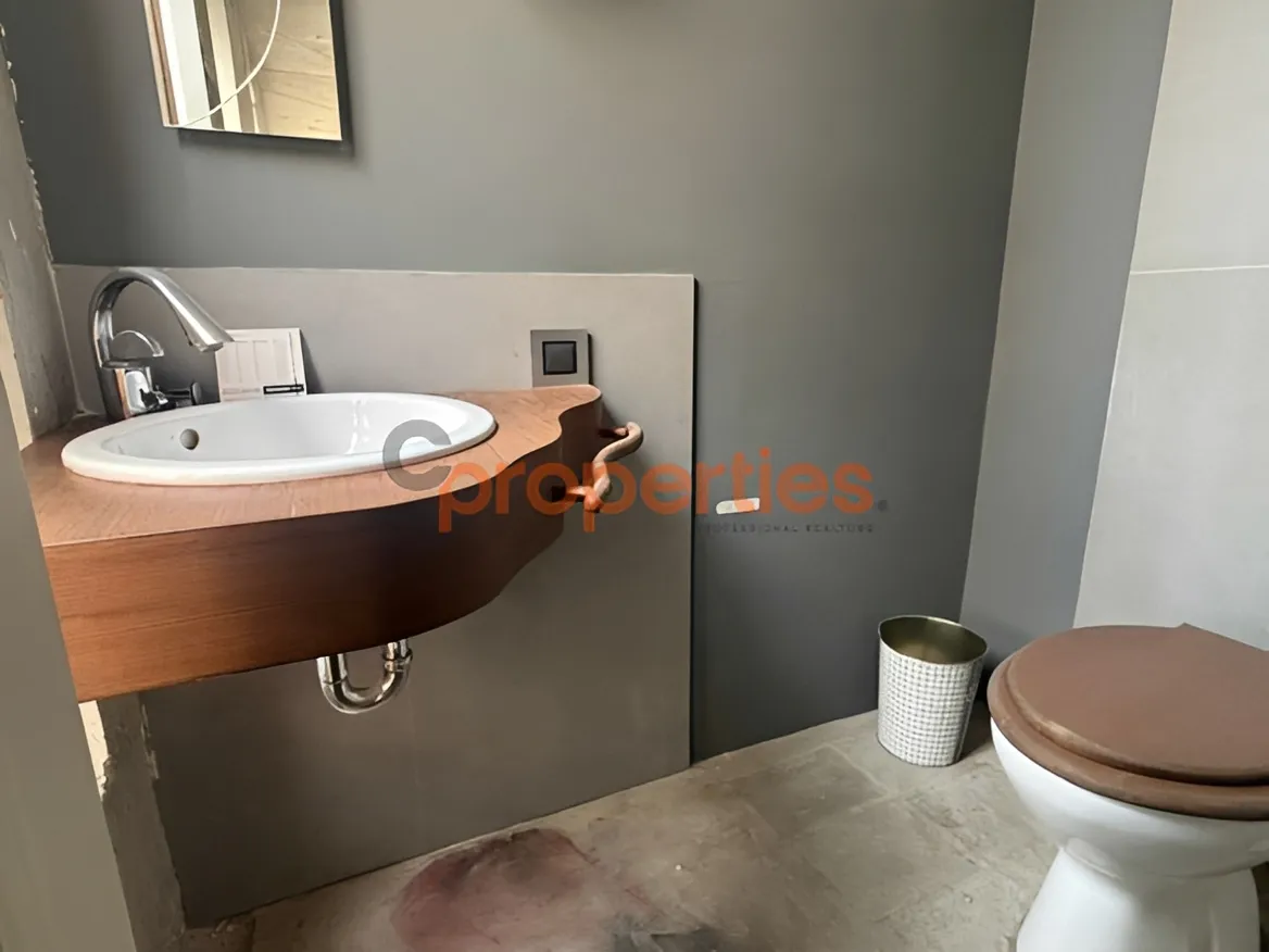 Office for Rent in Badaro