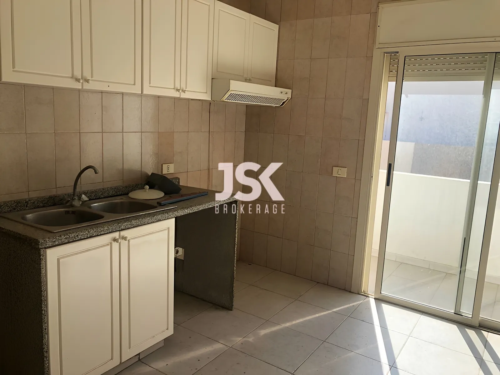 Apartment for Rent in Achrafieh - 3 bed, 3 bath