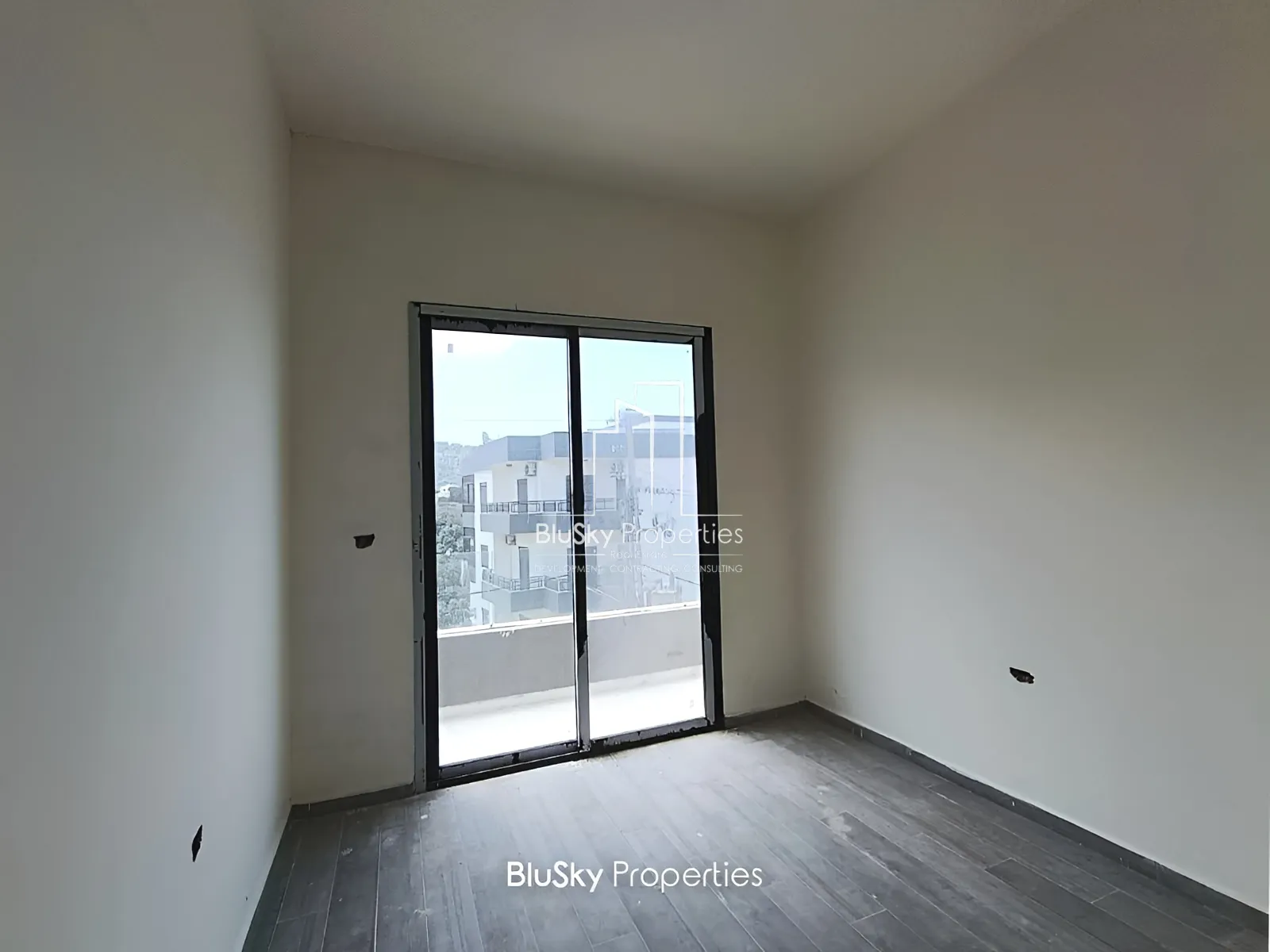 Duplex for Sale in Bouar - 3 bed, 3 bath
