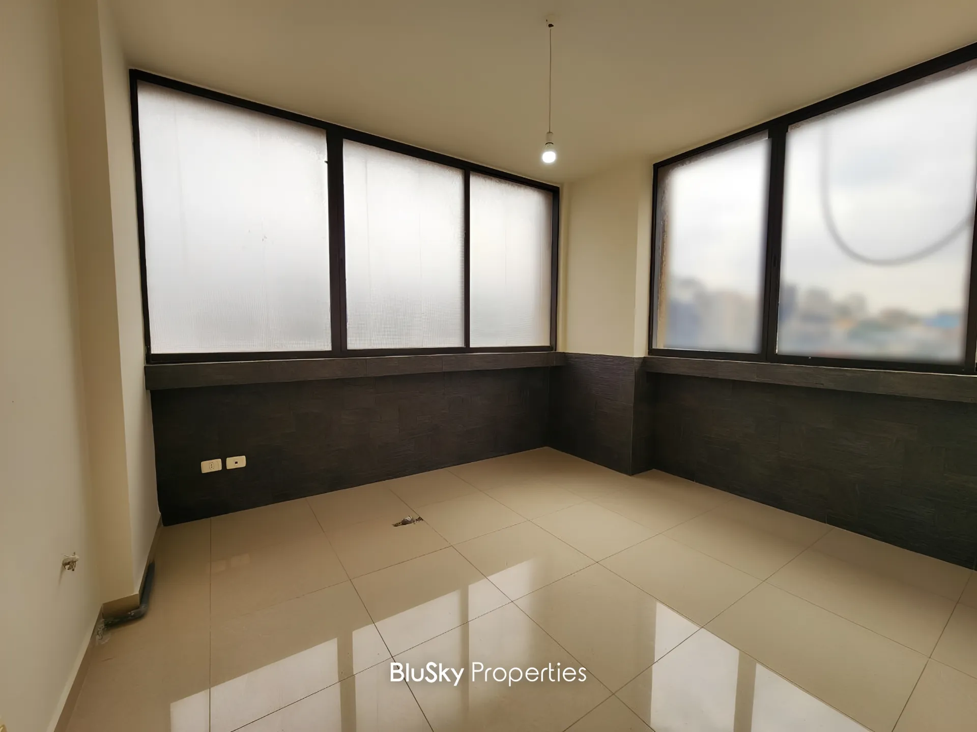 Office for rent in Dekwaneh, lebanon