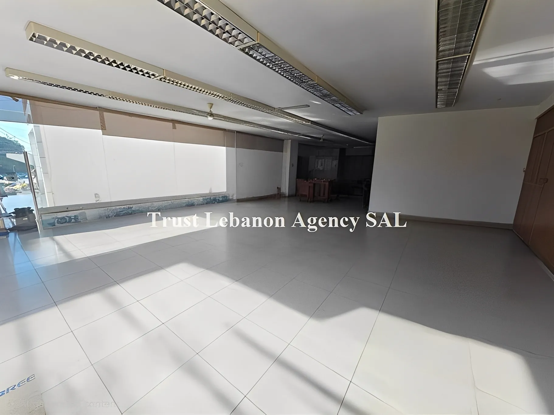 Commercial Property For Rent in Metn, Elyssar