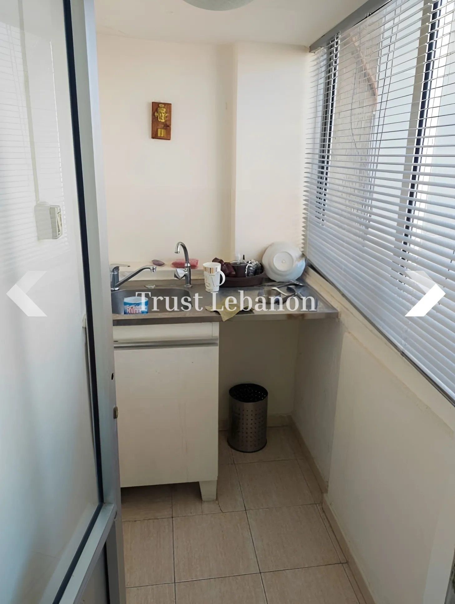 Office for rent in Dekwaneh