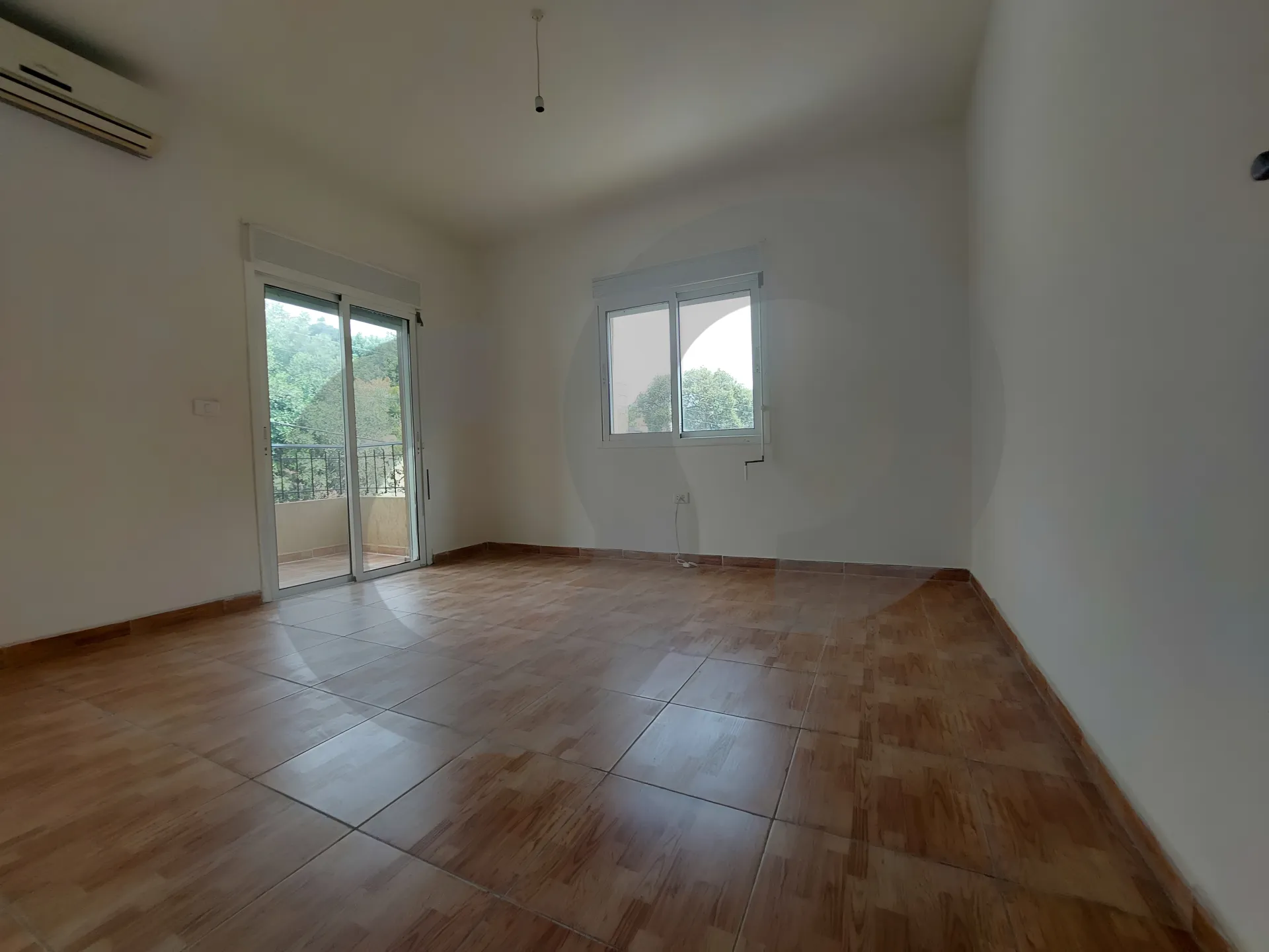 Building for Sale in Hosrayel