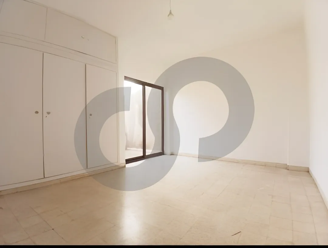 Apartment for Sale in Ain El Remmaneh - 3 bed, 1 bath