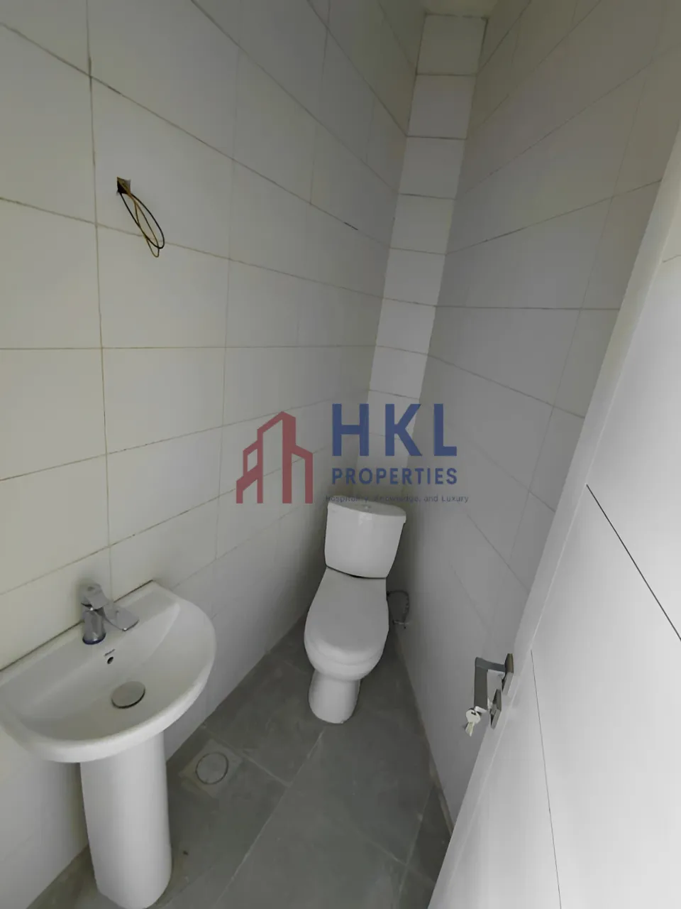 Office for rent in Sin El Fil
