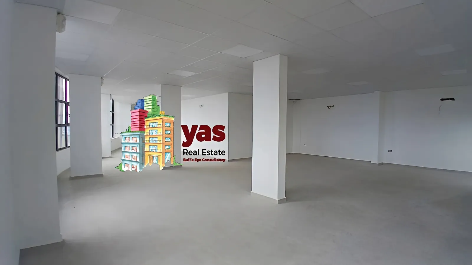 Showroom for rent in Halat